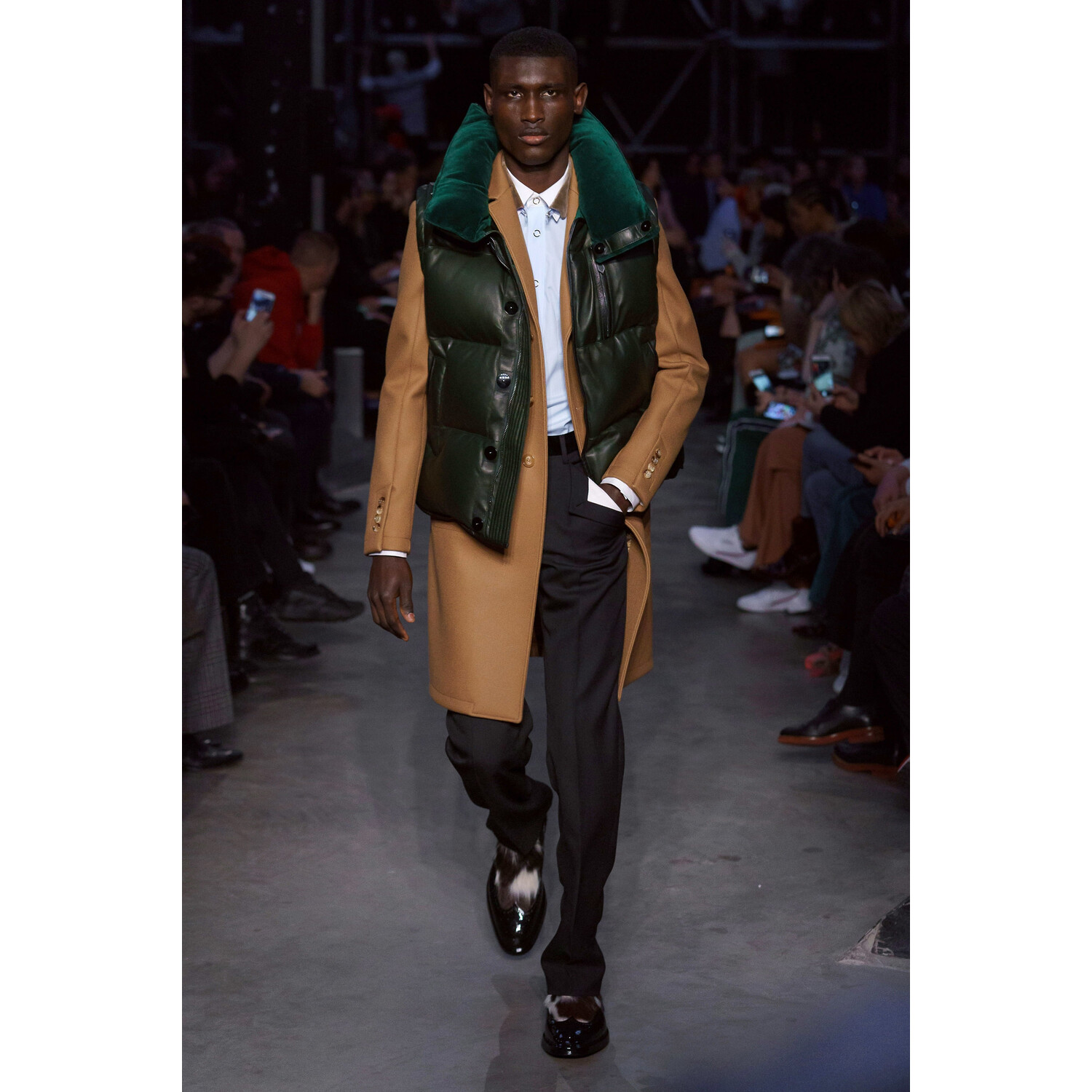 Фото Burberry Fall 2019 Ready-to-Wear / Burberry осень 2019 / Неделя моды: Лондон