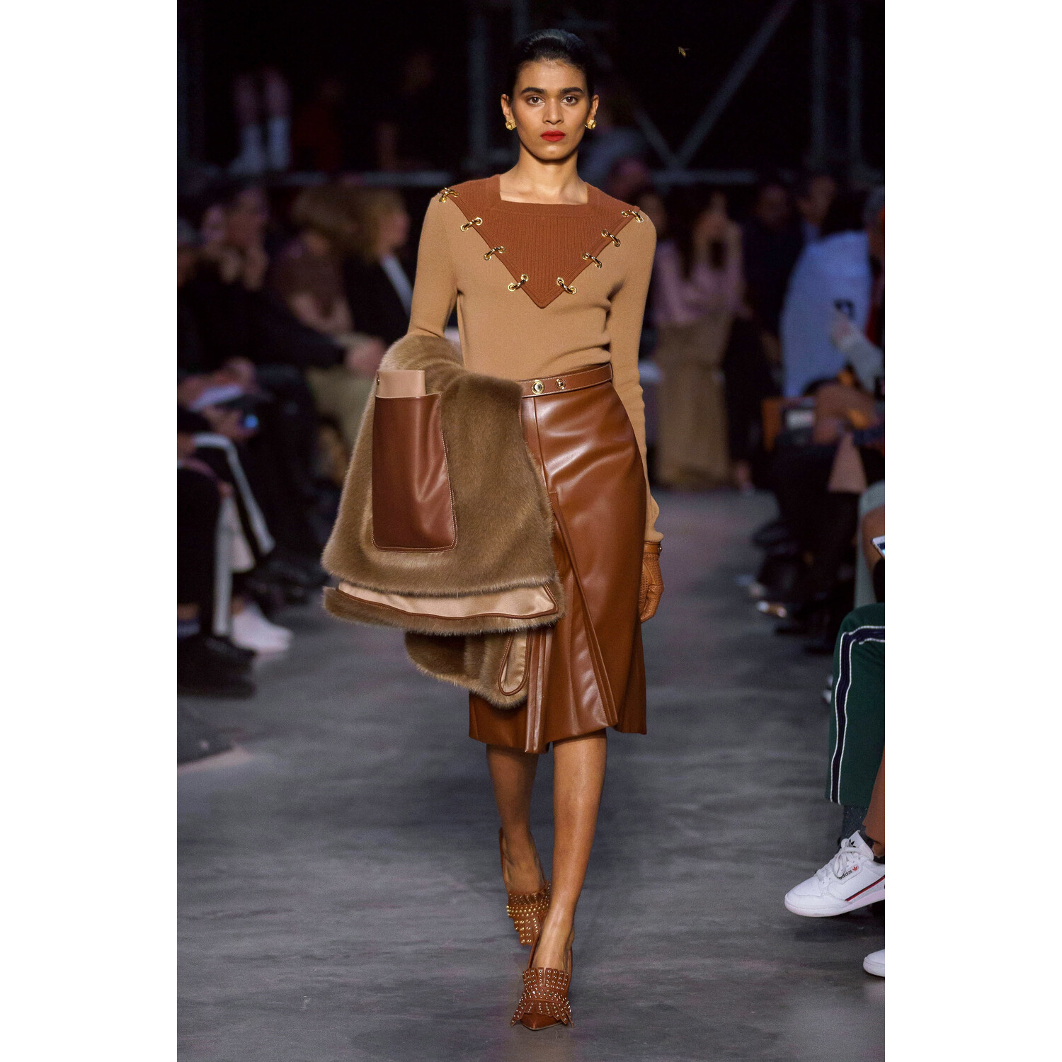 Фото Burberry Fall 2019 Ready-to-Wear / Burberry осень 2019 / Неделя моды: Лондон
