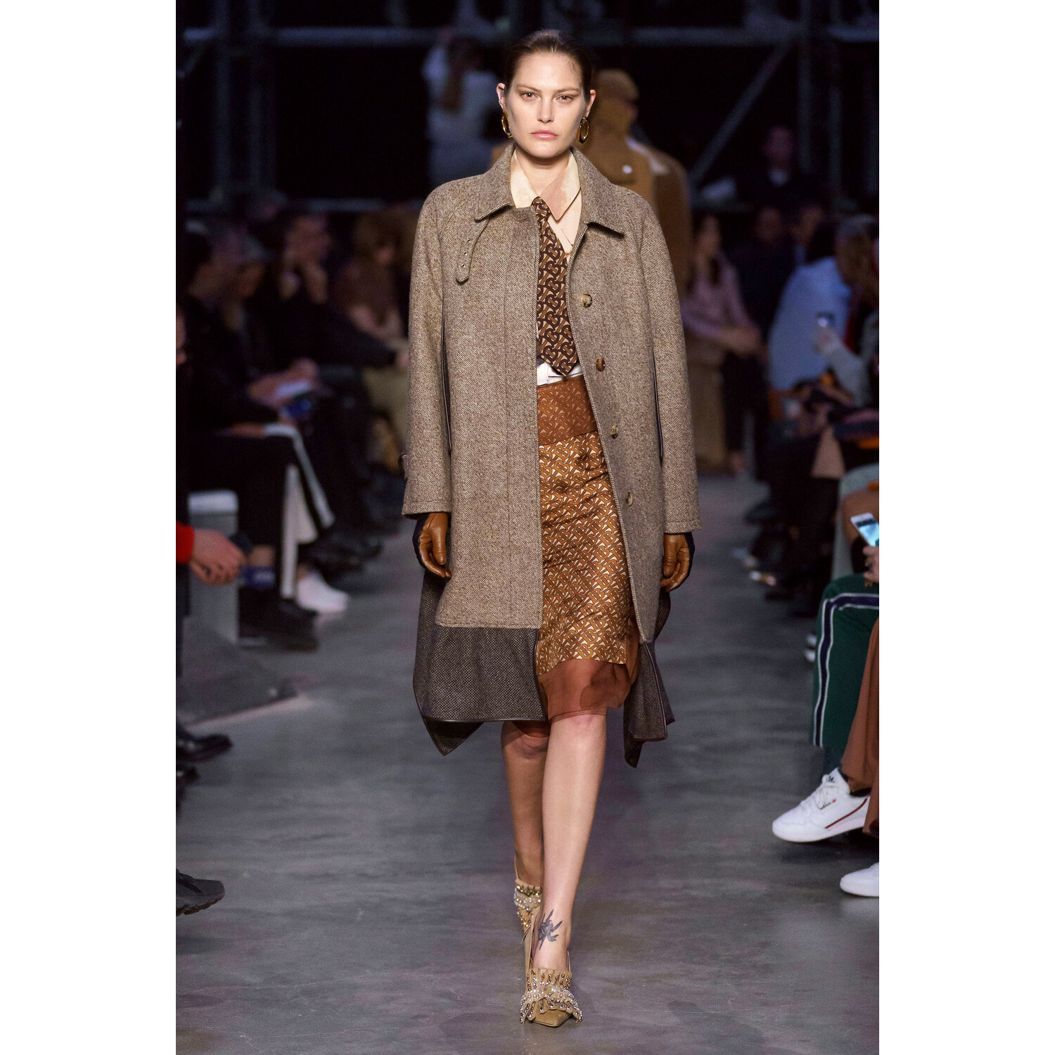 Фото Burberry Fall 2019 Ready-to-Wear / Burberry осень 2019 / Неделя моды: Лондон