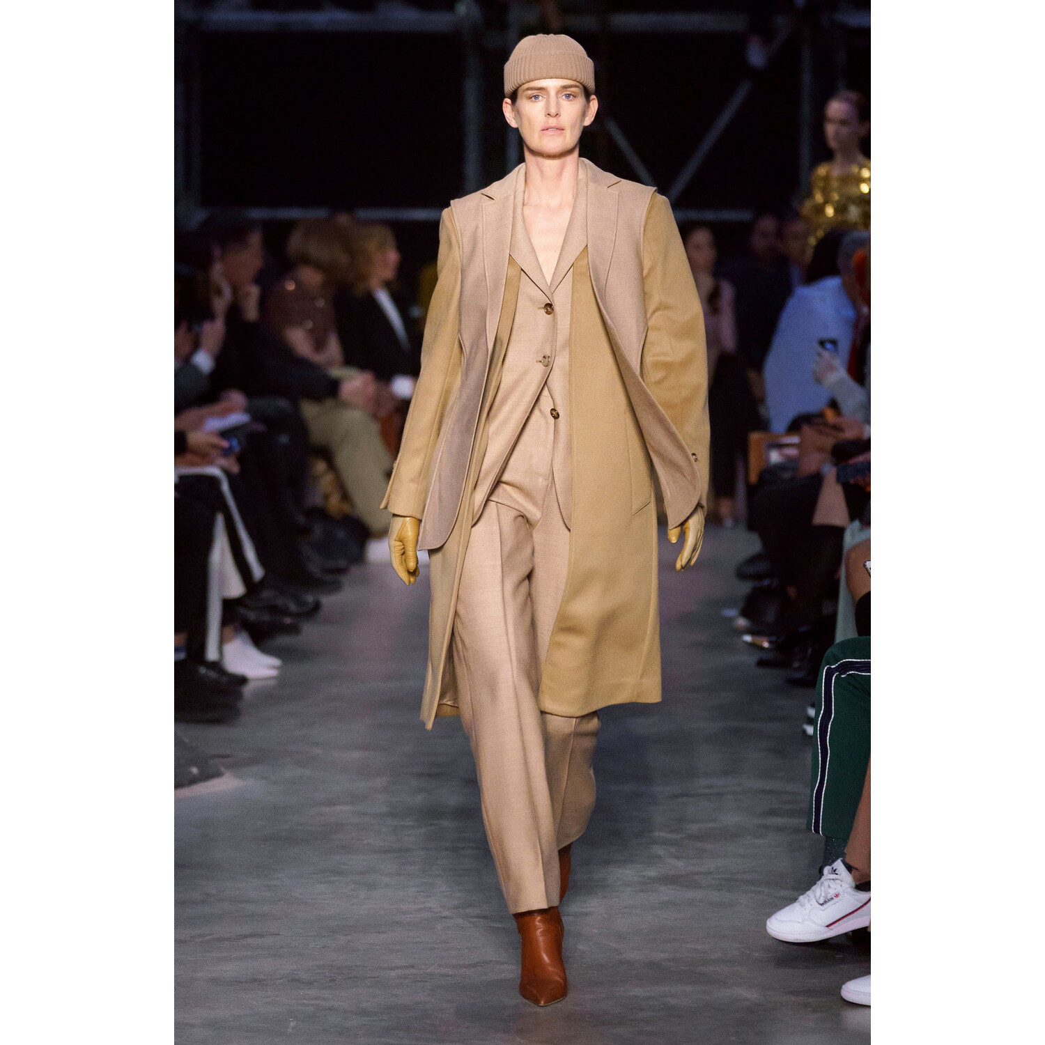 Фото Burberry Fall 2019 Ready-to-Wear / Burberry осень 2019 / Неделя моды: Лондон