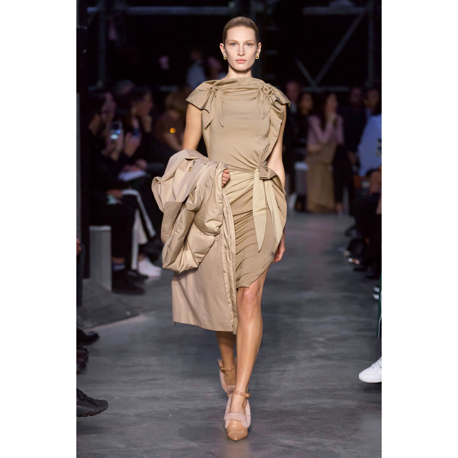 Фото Burberry Fall 2019 Ready-to-Wear / Burberry осень 2019 / Неделя моды: Лондон
