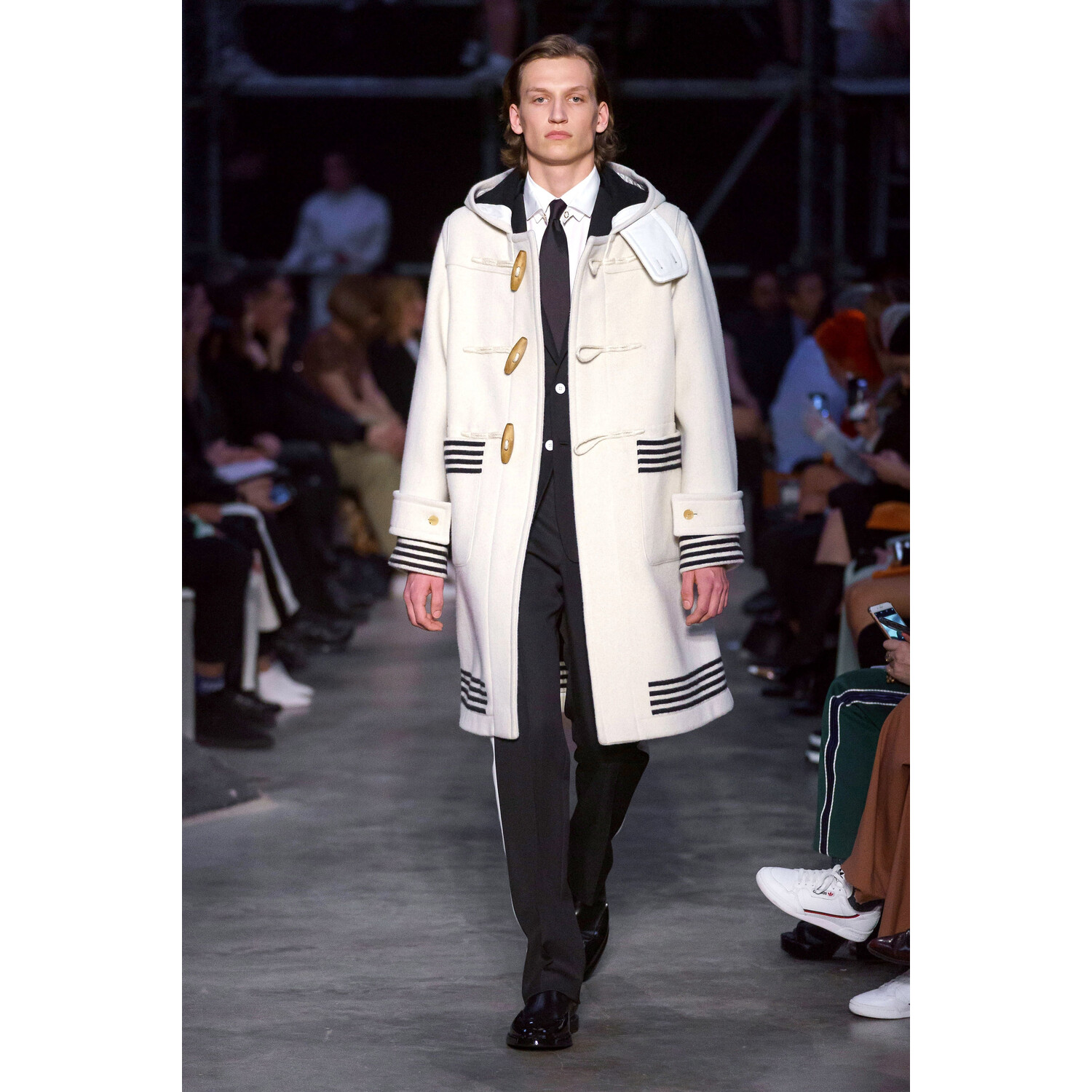 Фото Burberry Fall 2019 Ready-to-Wear / Burberry осень 2019 / Неделя моды: Лондон