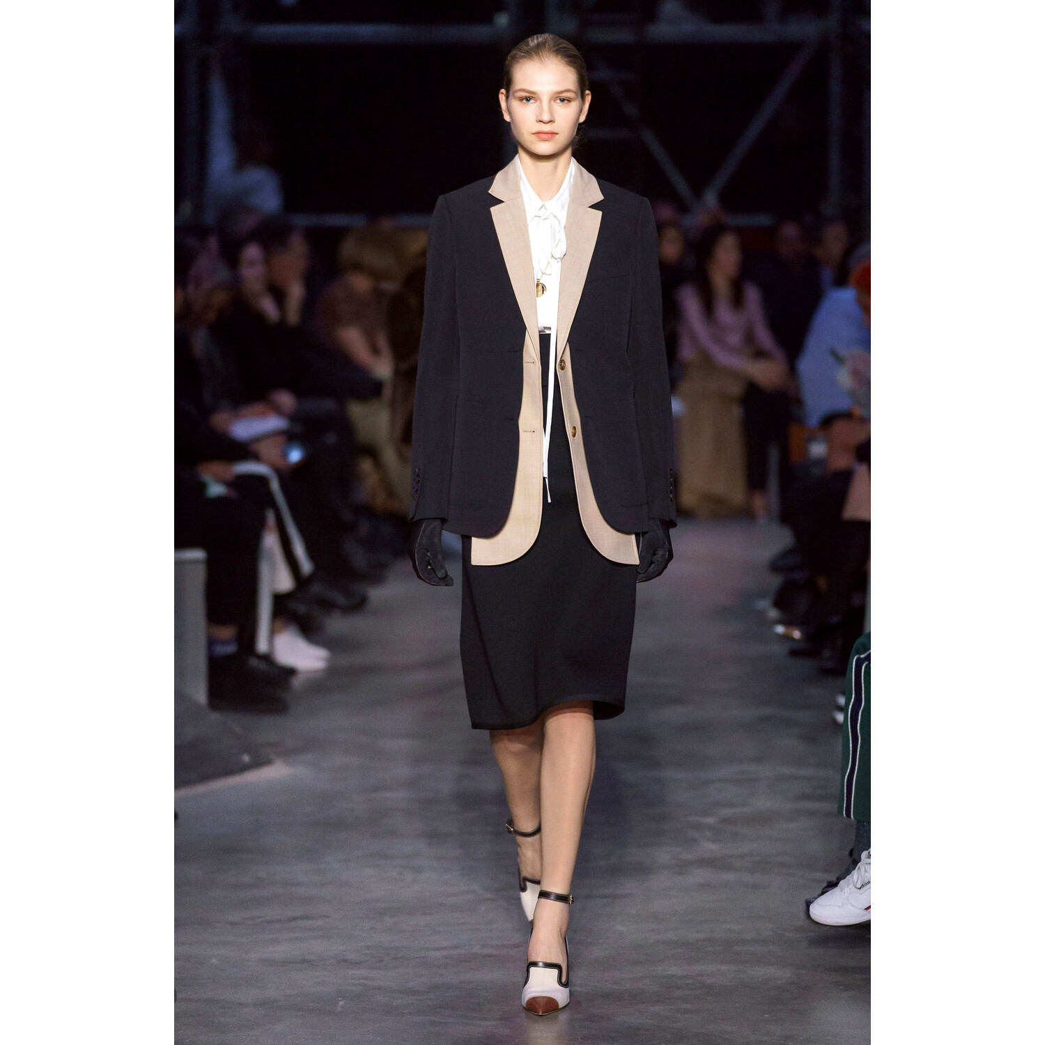 Фото Burberry Fall 2019 Ready-to-Wear / Burberry осень 2019 / Неделя моды: Лондон