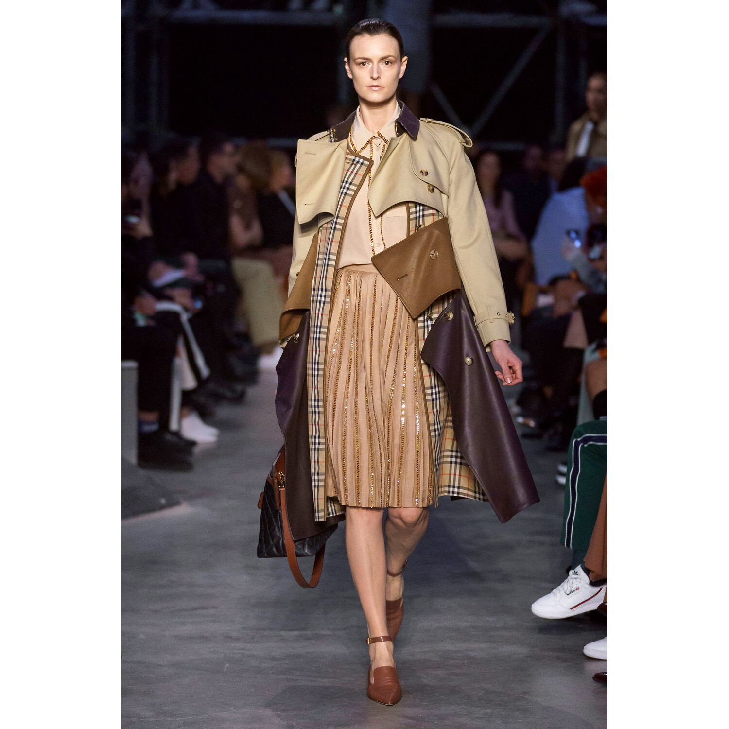 Фото Burberry Fall 2019 Ready-to-Wear / Burberry осень 2019 / Неделя моды: Лондон