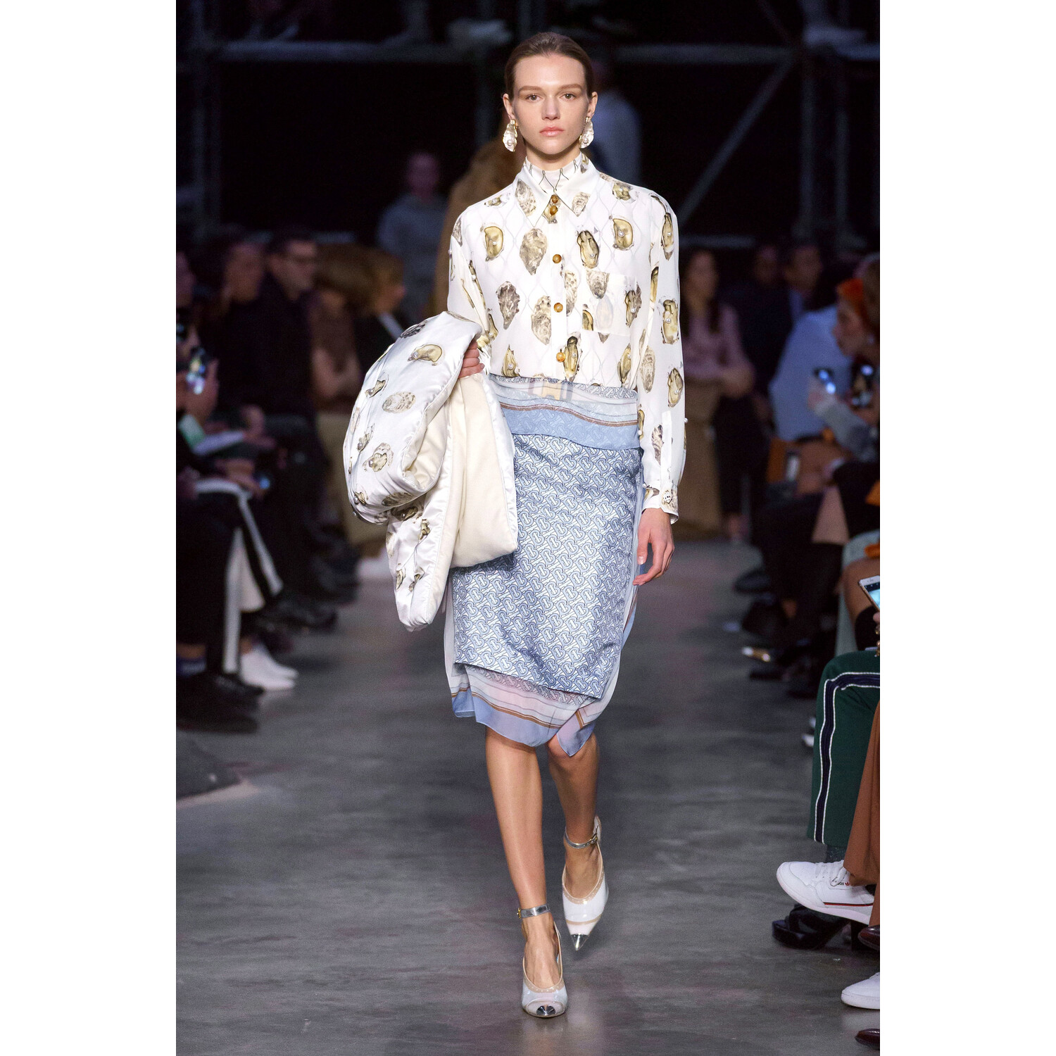 Фото Burberry Fall 2019 Ready-to-Wear / Burberry осень 2019 / Неделя моды: Лондон