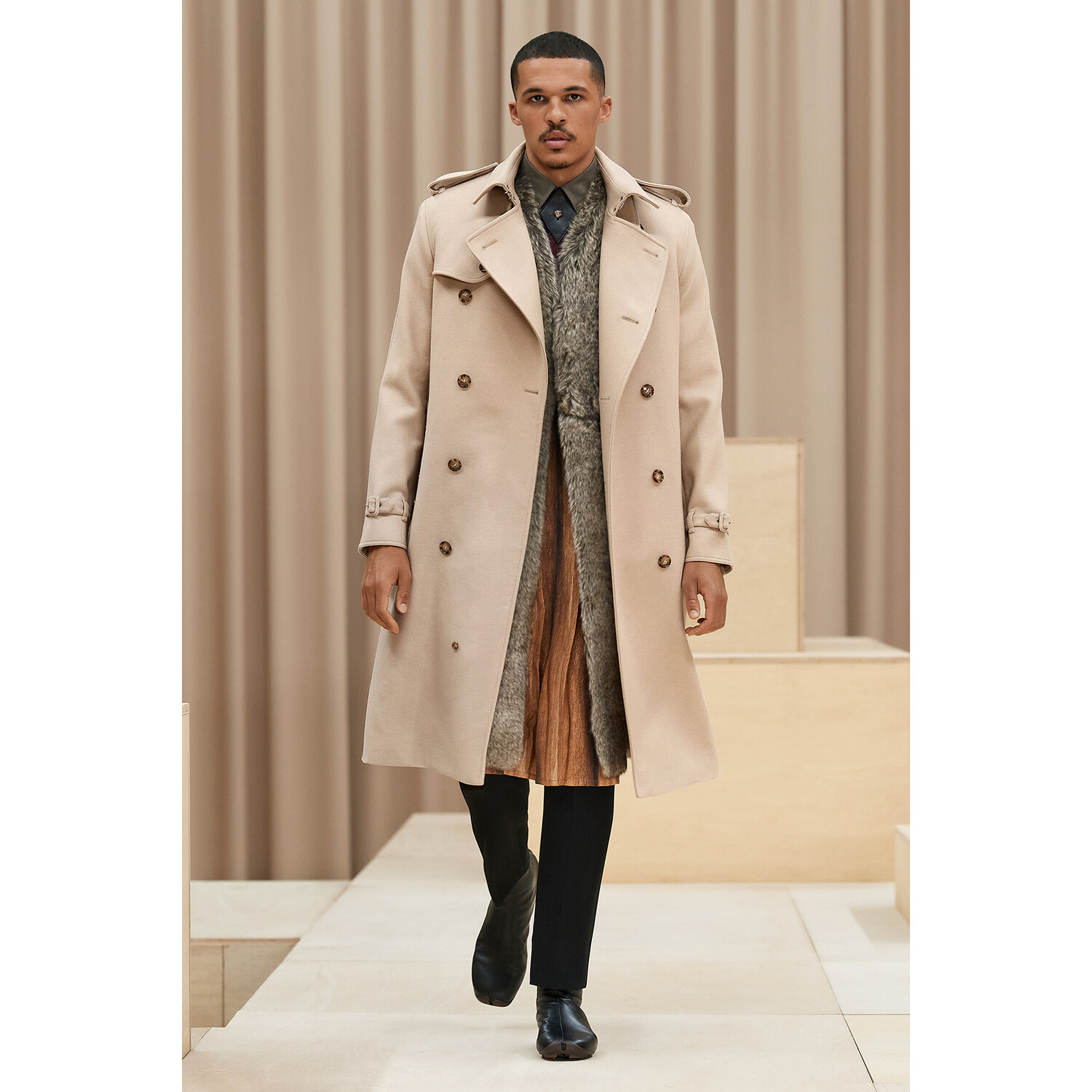Фото Burberry Fall-Winter 2021 Menswear Collection / Коллекция Burberry осень-зима 2021