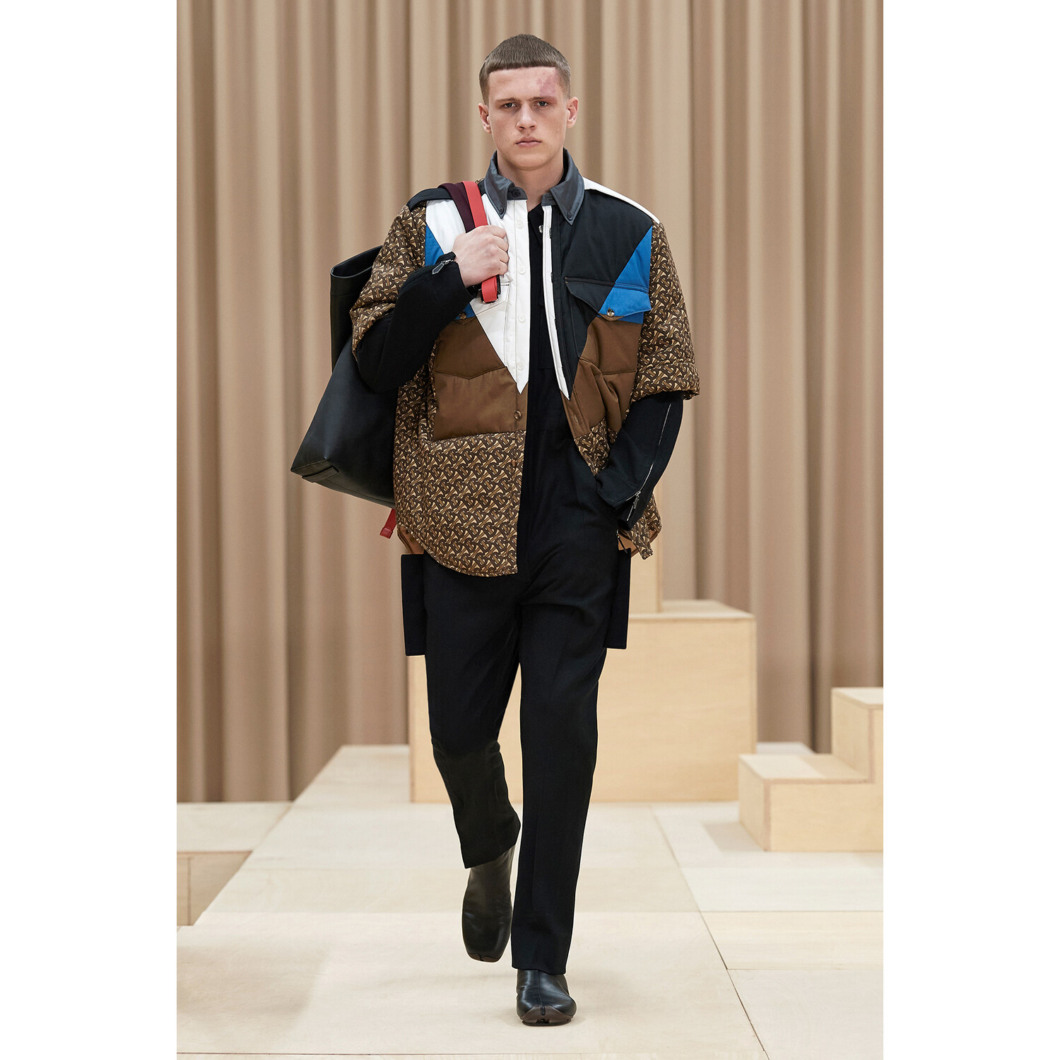 Фото Burberry Fall-Winter 2021 Menswear Collection / Коллекция Burberry осень-зима 2021