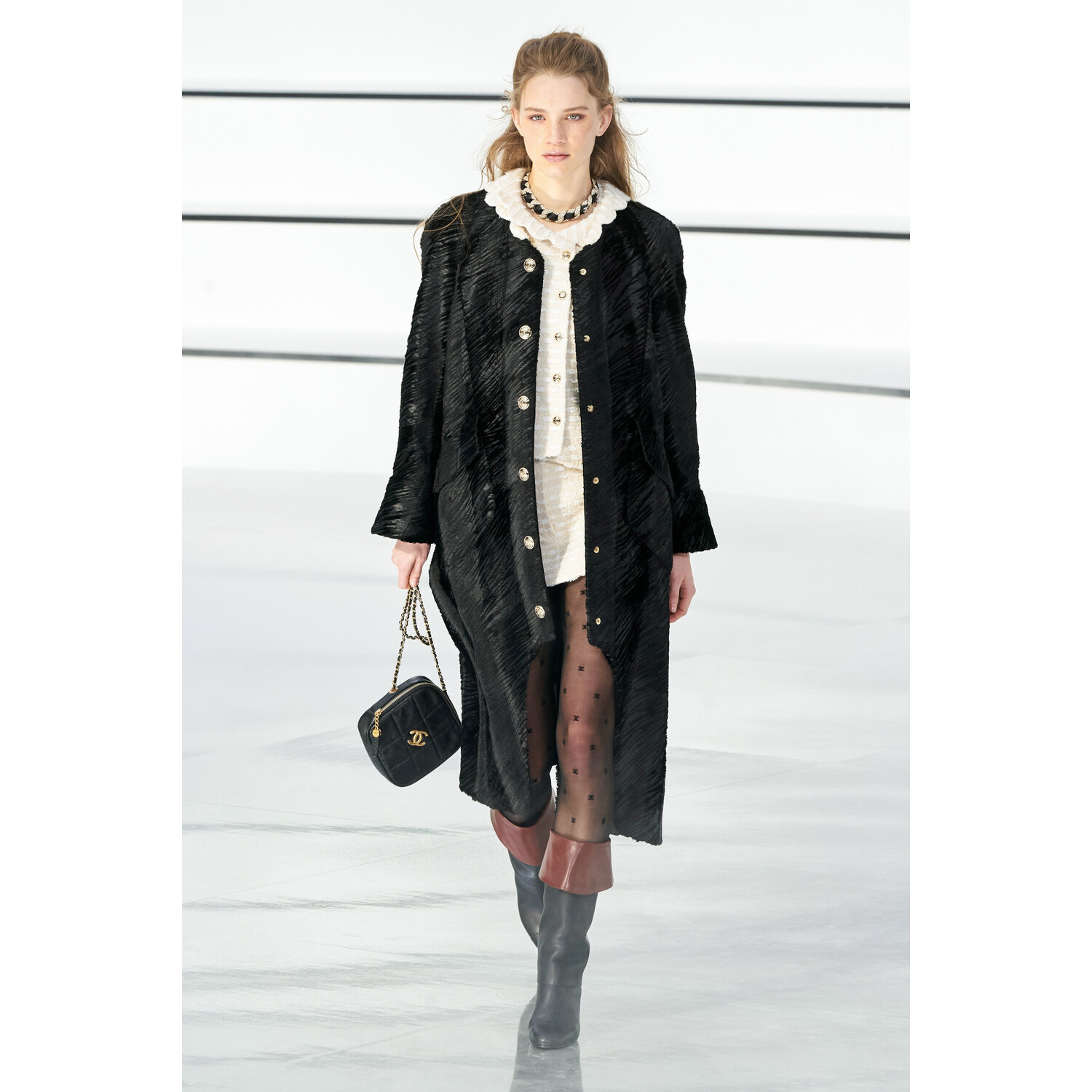 Фото Chanel Fall 2020 Ready-to-Wear / Chanel осень 2020 / Неделя моды: Париж