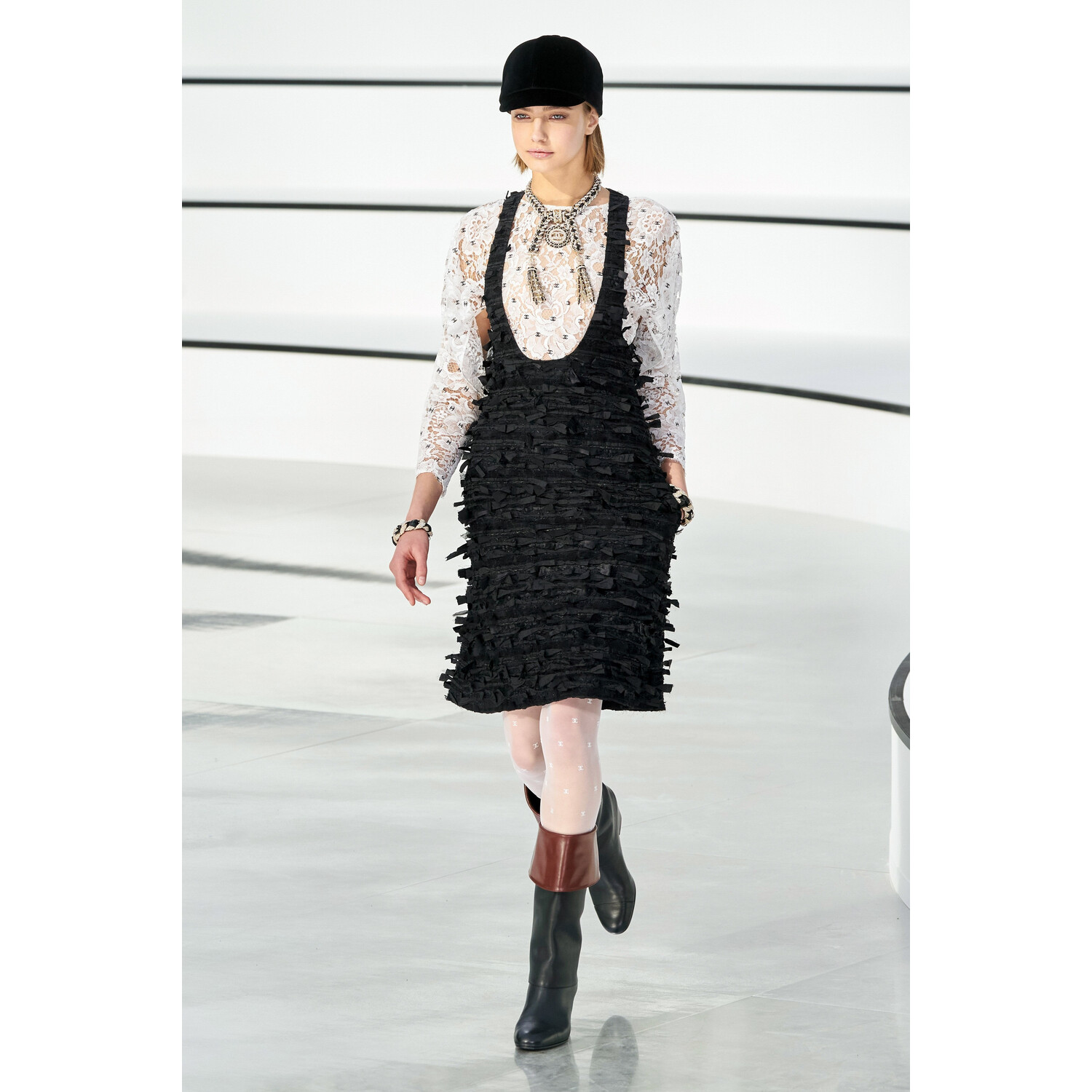 Фото Chanel Fall 2020 Ready-to-Wear / Chanel осень 2020 / Неделя моды: Париж