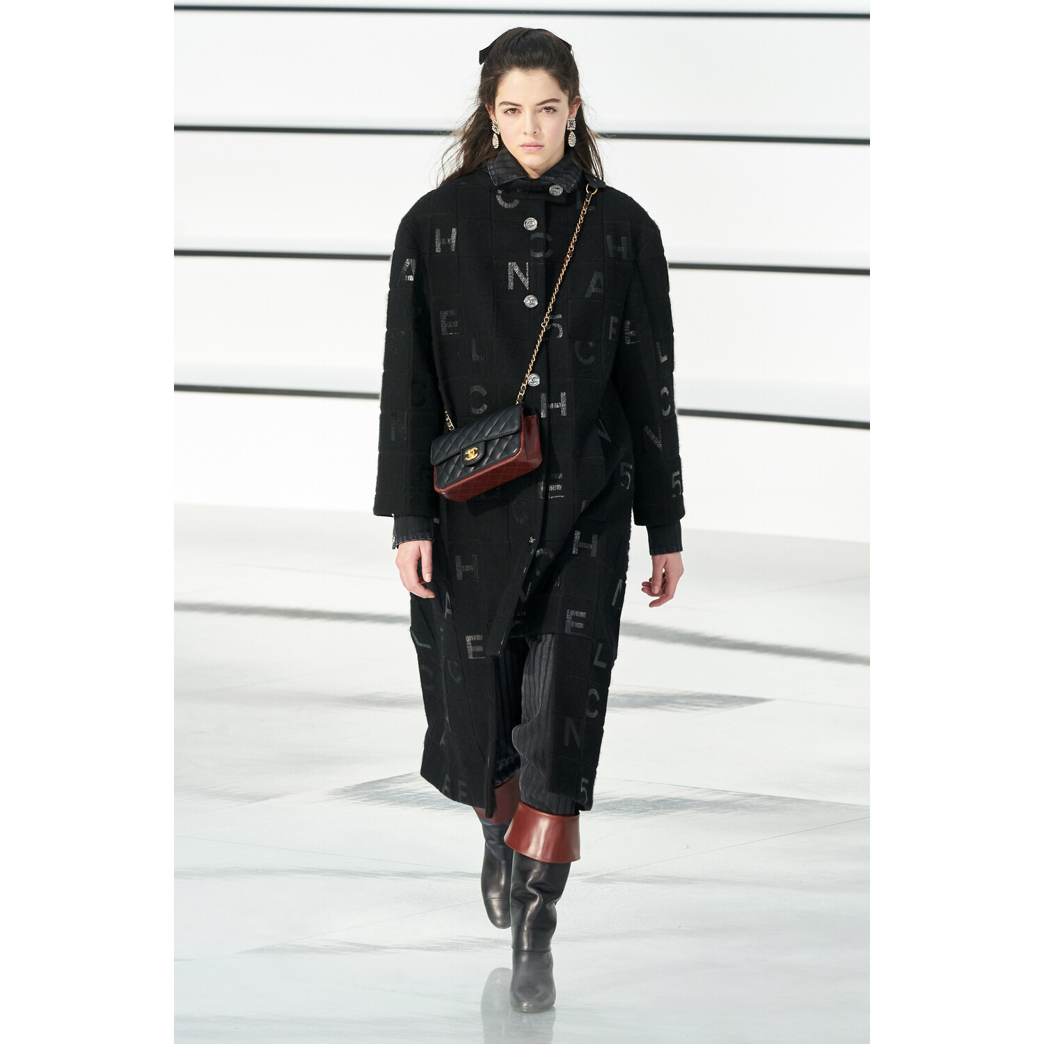 Фото Chanel Fall 2020 Ready-to-Wear / Chanel осень 2020 / Неделя моды: Париж