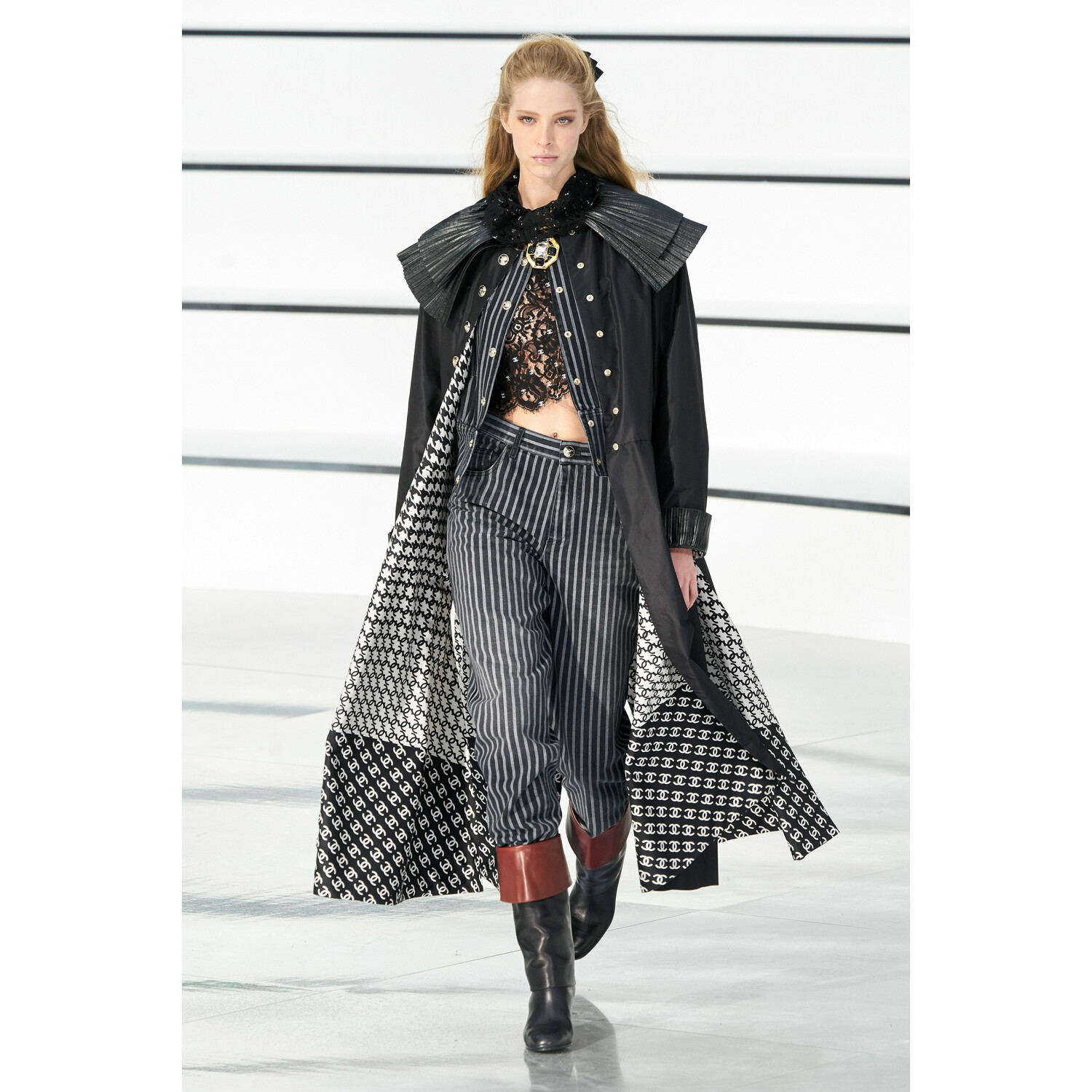 Фото Chanel Fall 2020 Ready-to-Wear / Chanel осень 2020 / Неделя моды: Париж