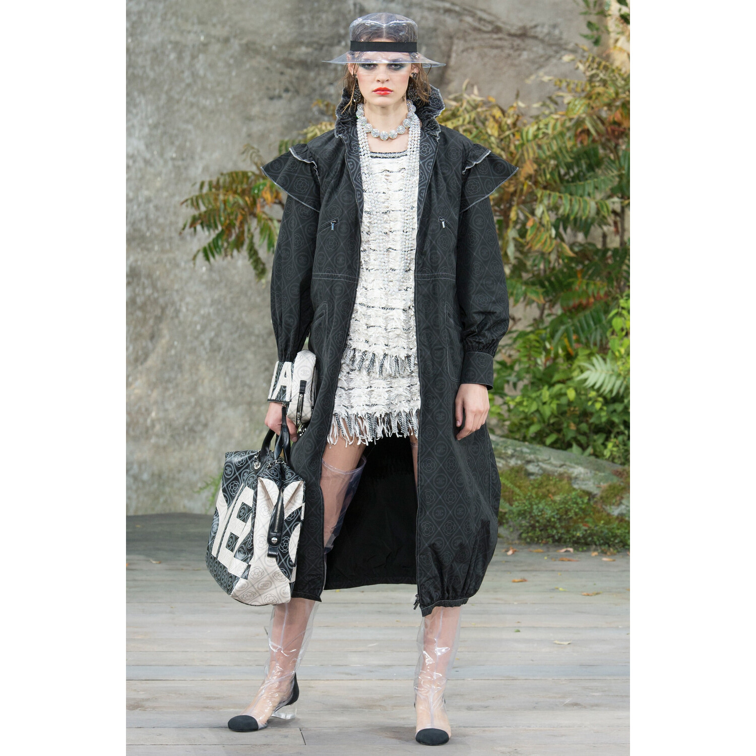 Фото Chanel SPRING/SUMMER 2018 READY-TO-WEAR Chanel весна-лето 2018