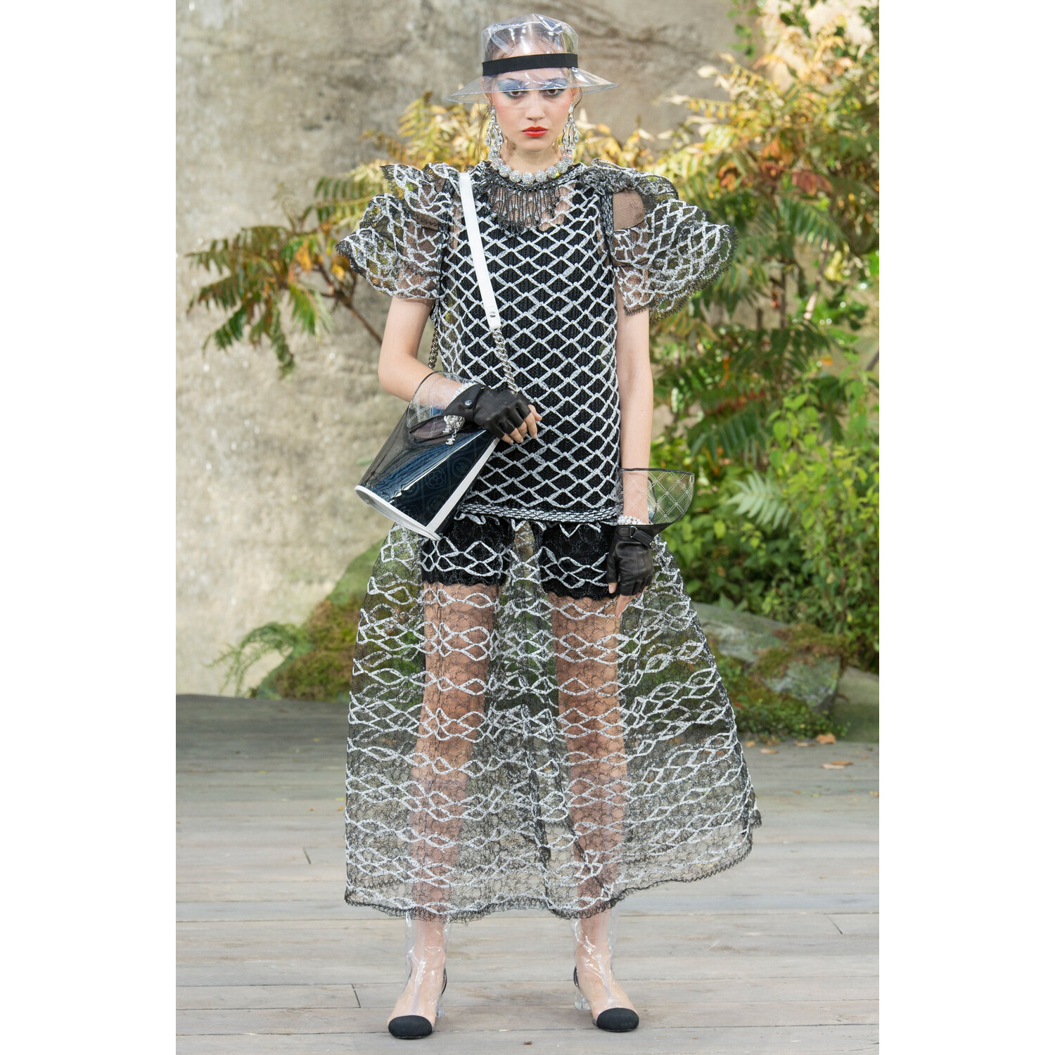 Фото Chanel SPRING/SUMMER 2018 READY-TO-WEAR Chanel весна-лето 2018