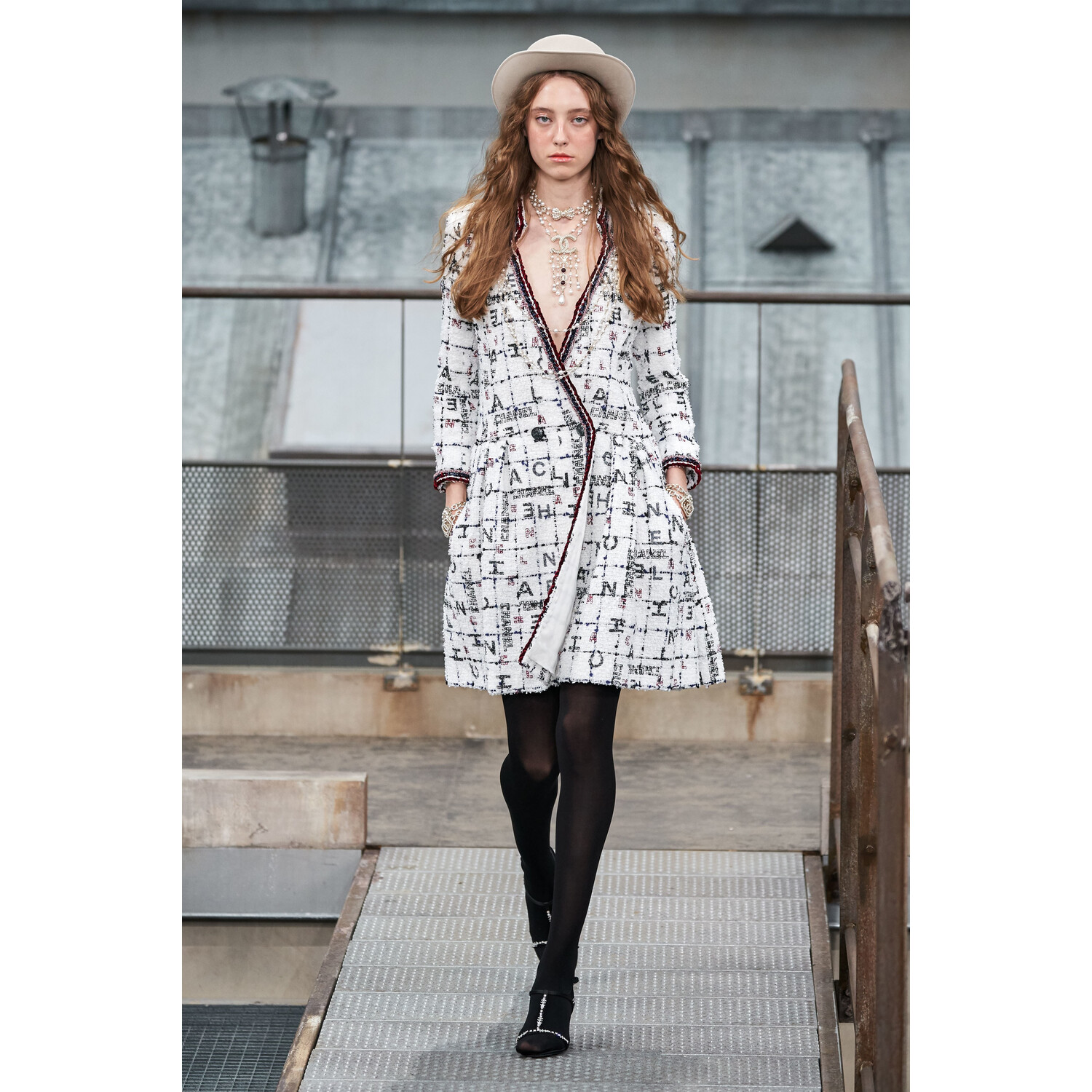 Фото Chanel Spring 2020 / Chanel весна-лето 2020 / Неделя моды: Париж