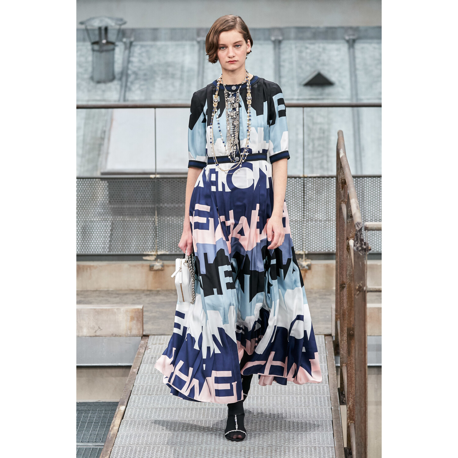 Фото Chanel Spring 2020 / Chanel весна-лето 2020 / Неделя моды: Париж