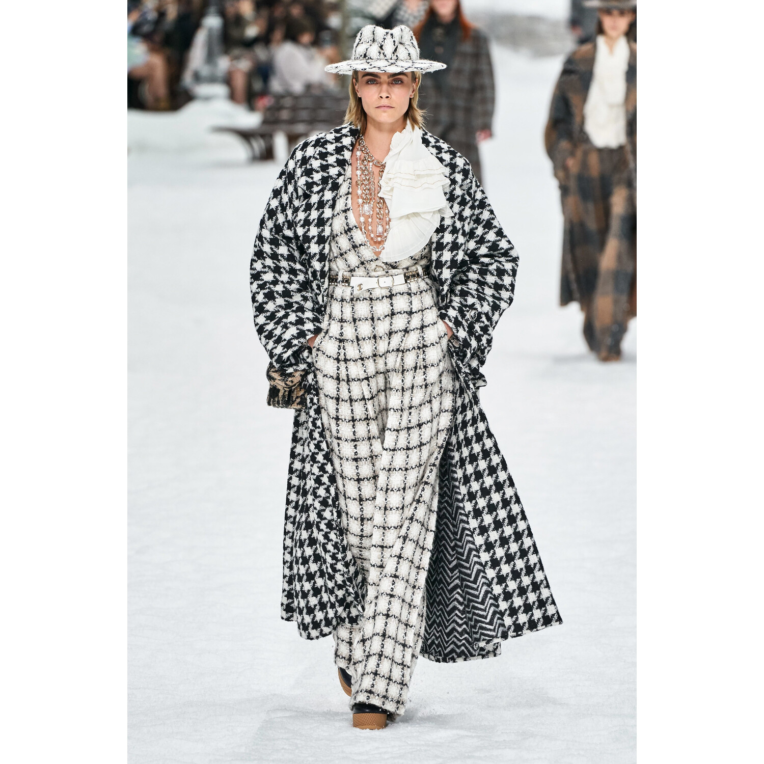 Фото Chanel Fall 2019 Ready-to-Wear / Chanel осень 2019 / Неделя моды: Париж