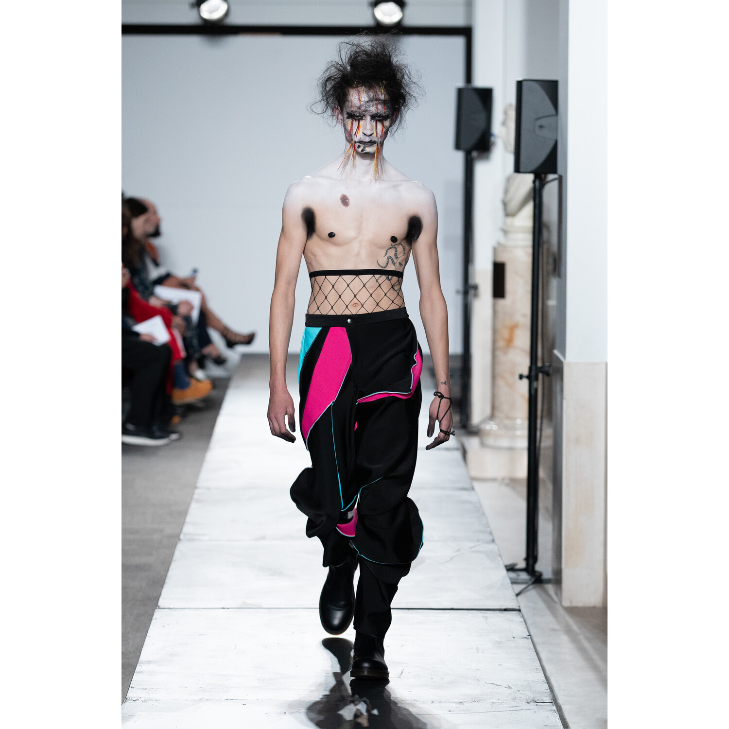 Фото Charles Jeffrey Loverboy Spring 2020 Menswear / Charles Jeffrey Loverboy весна- лето 2020 / Неделя моды: Лондон