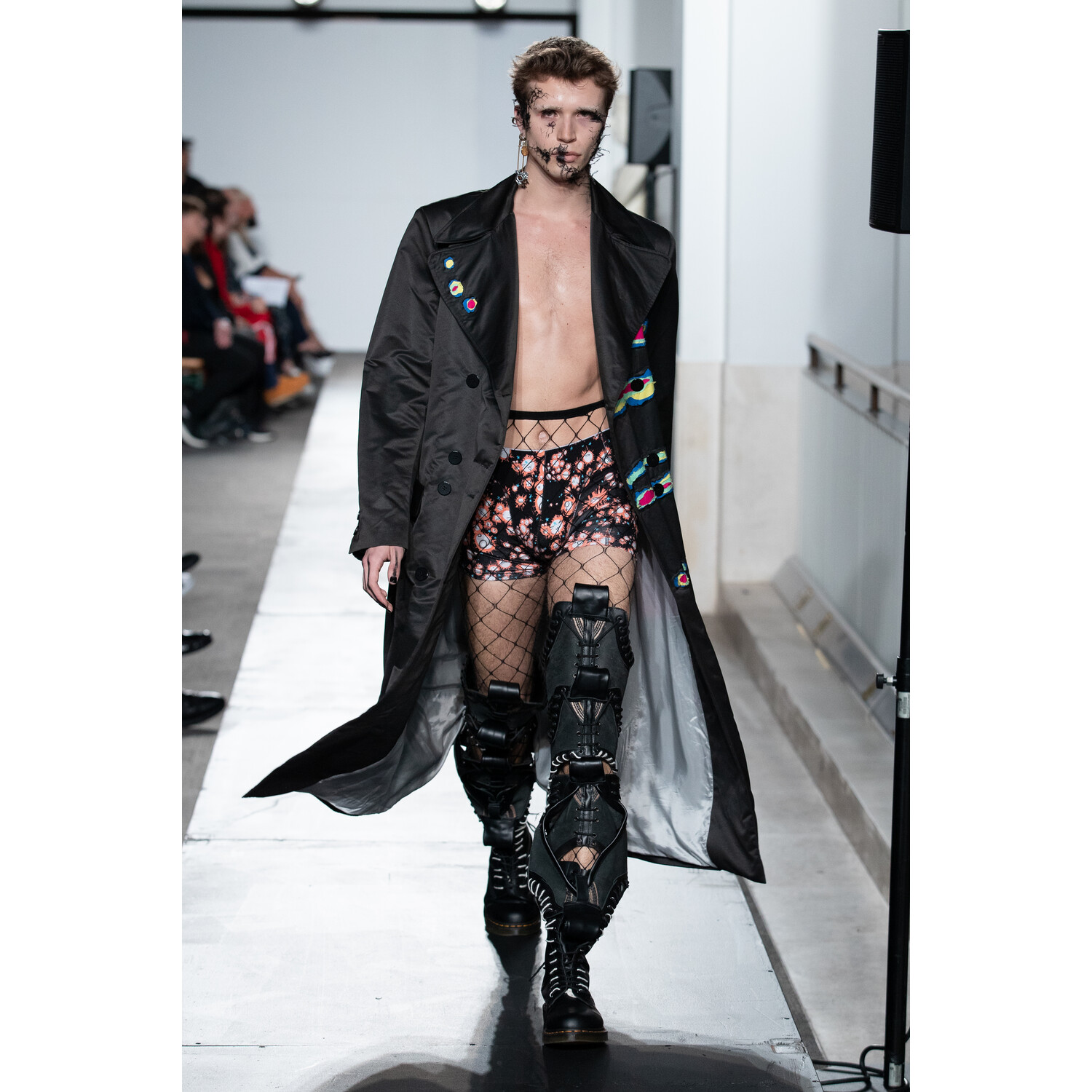 Фото Charles Jeffrey Loverboy Spring 2020 Menswear / Charles Jeffrey Loverboy весна- лето 2020 / Неделя моды: Лондон