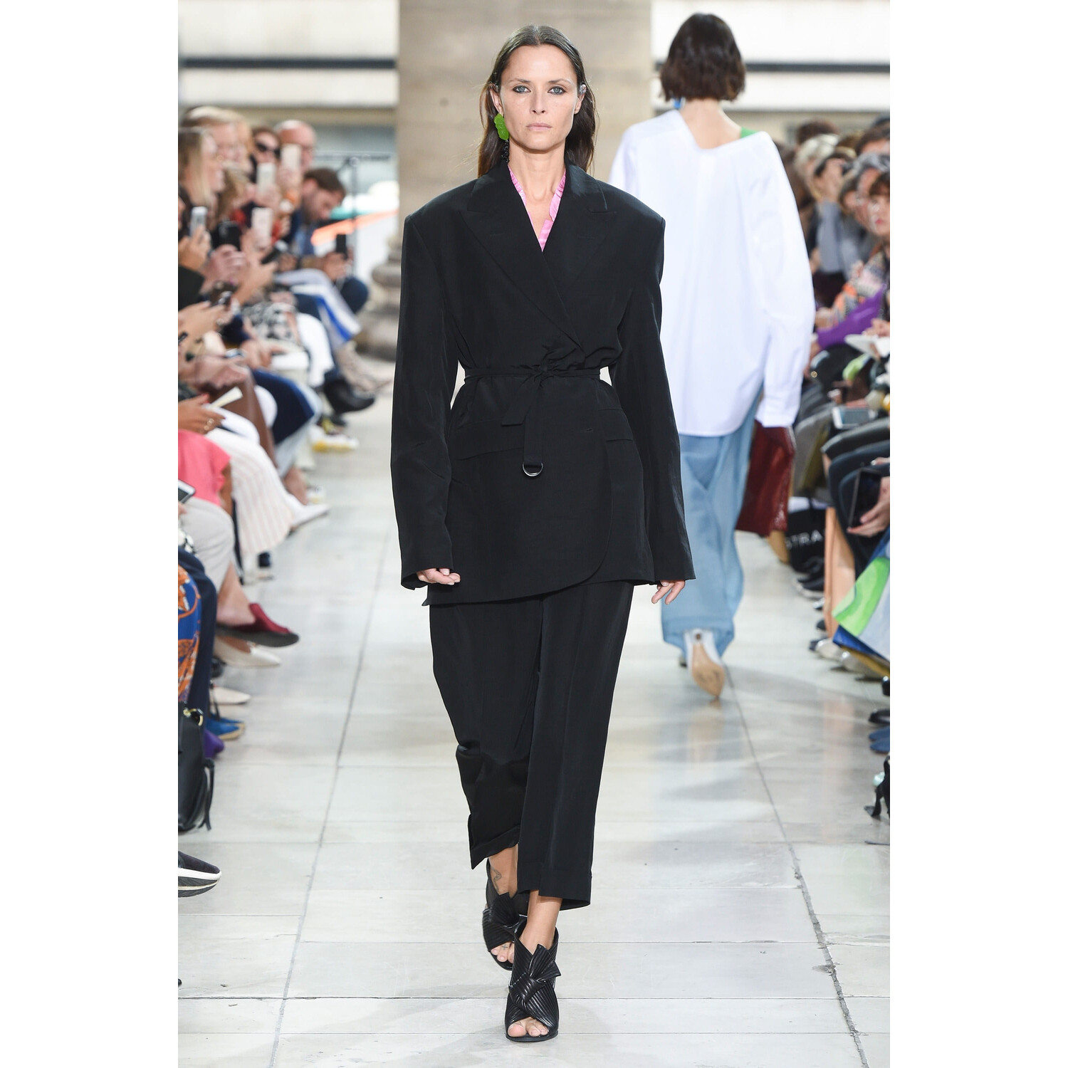 Фото Christian Wijnants Spring 2019 PFW / Christian Wijnants весна-лето 2019 Неделя моды в Париже