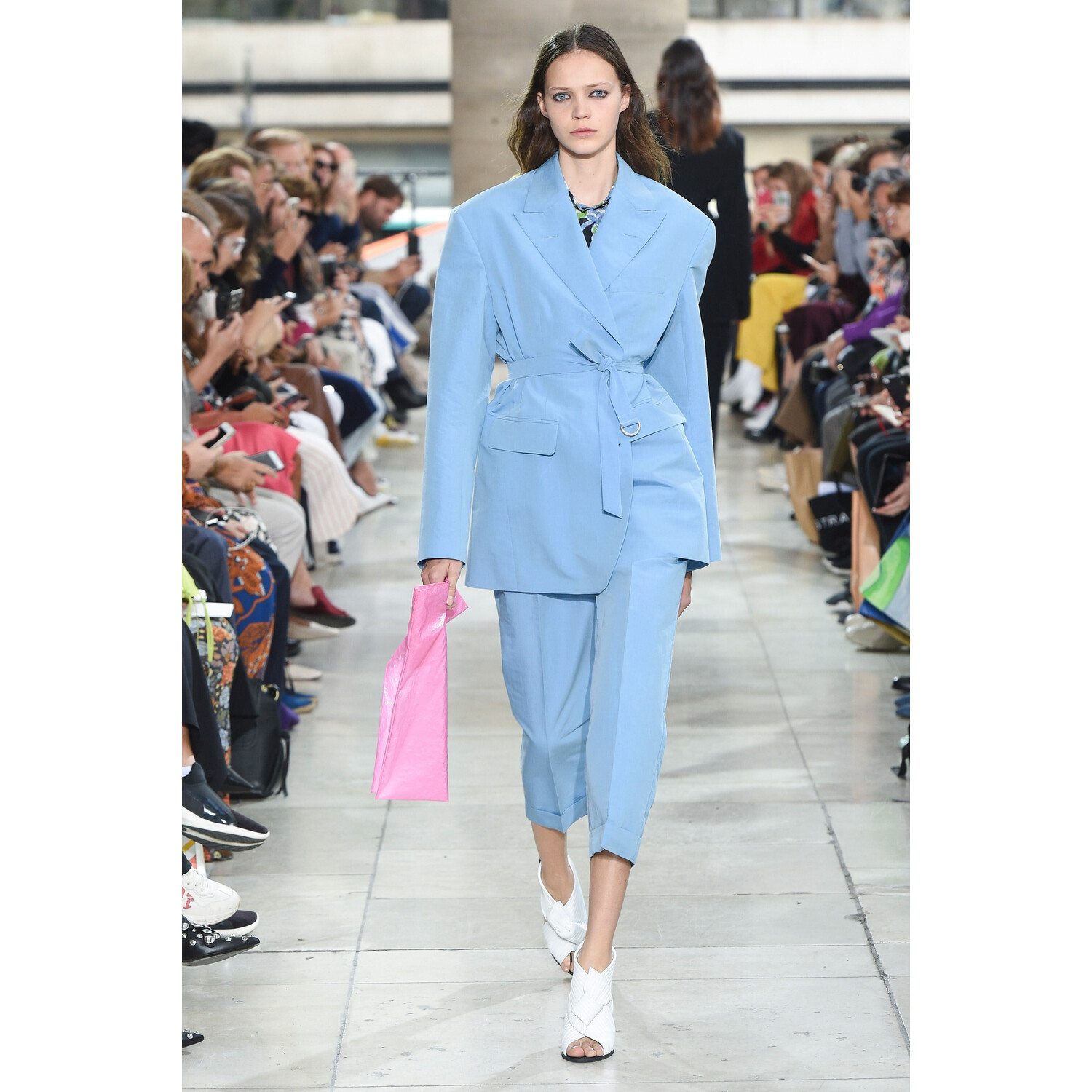 Фото Christian Wijnants Spring 2019 PFW / Christian Wijnants весна-лето 2019 Неделя моды в Париже