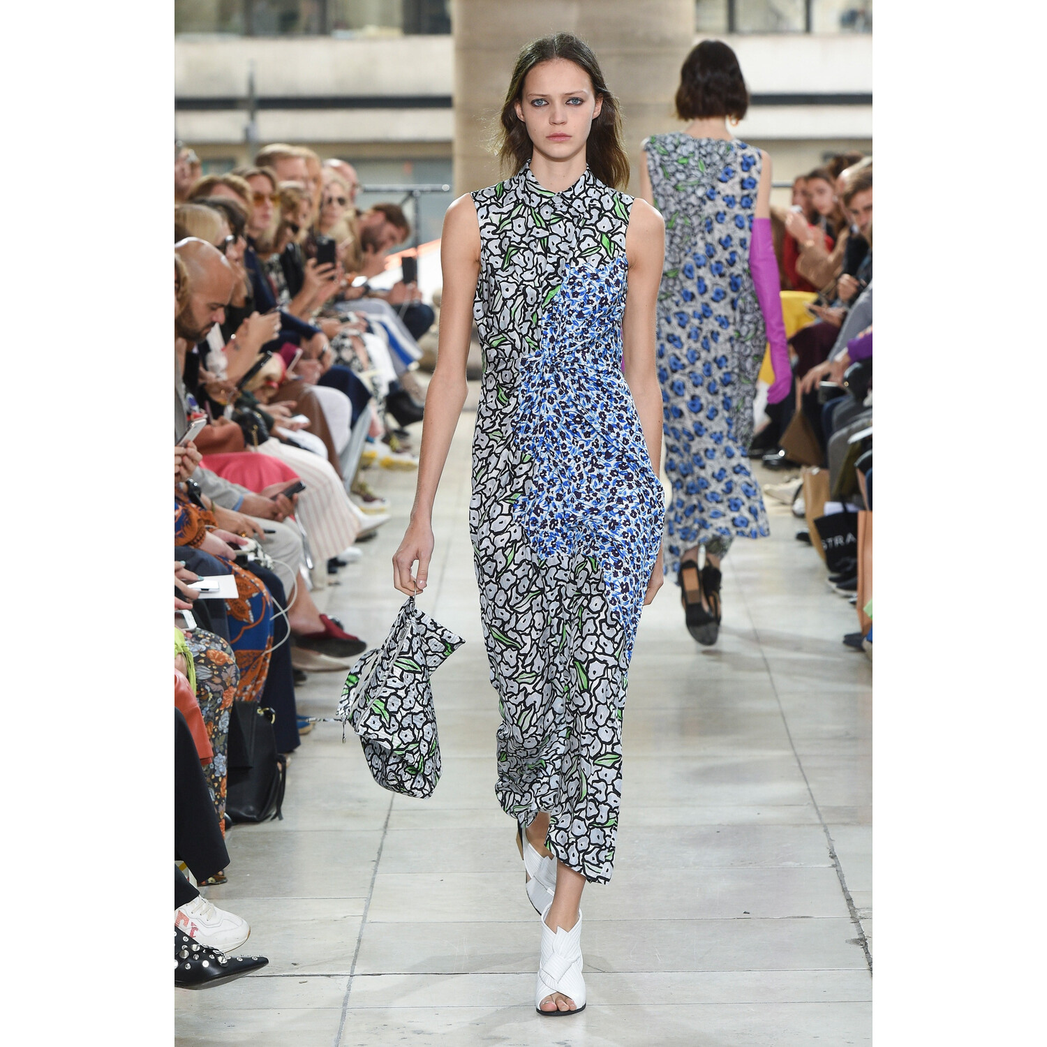 Фото Christian Wijnants Spring 2019 PFW / Christian Wijnants весна-лето 2019 Неделя моды в Париже