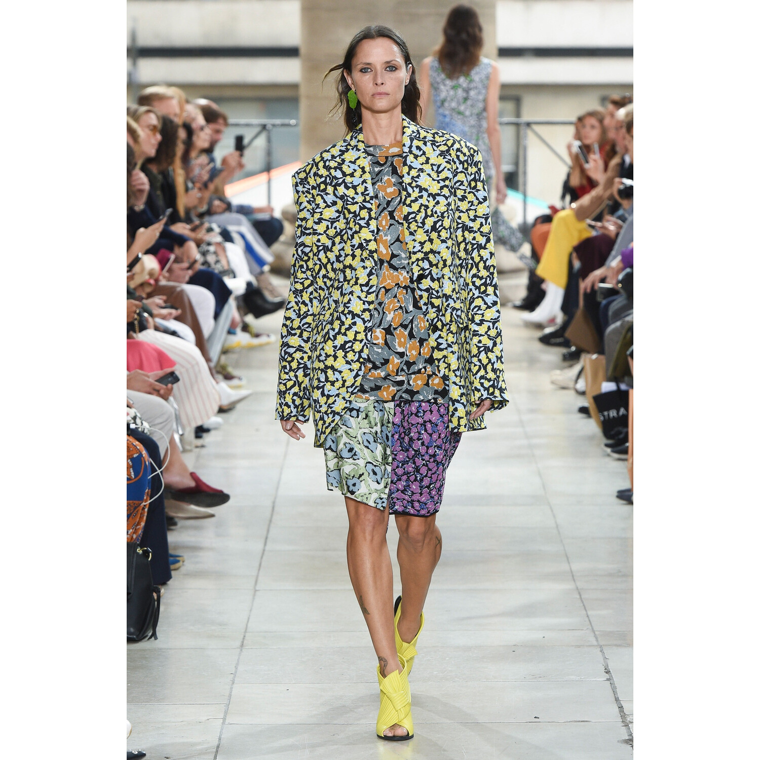 Фото Christian Wijnants Spring 2019 PFW / Christian Wijnants весна-лето 2019 Неделя моды в Париже