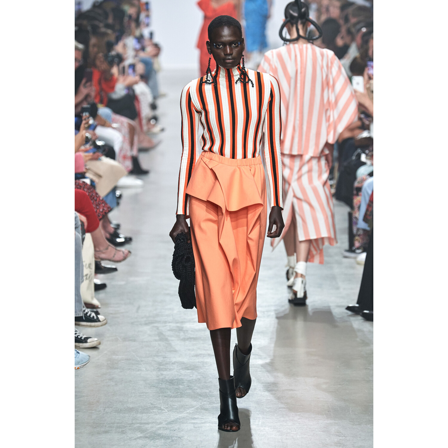 Фото Christian Wijnants Spring 2020 / Christian Wijnants весна-лето 2020 / Неделя моды: Париж
