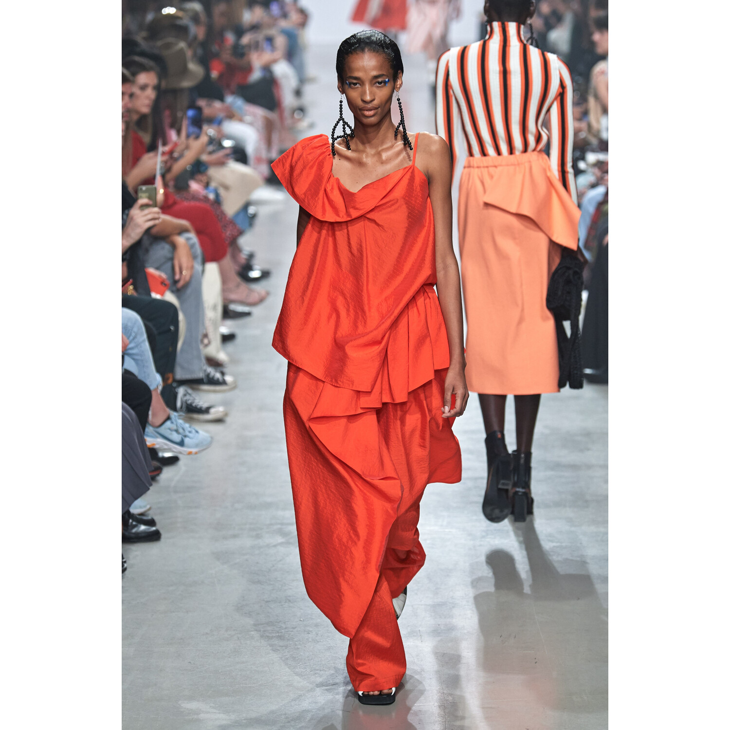 Фото Christian Wijnants Spring 2020 / Christian Wijnants весна-лето 2020 / Неделя моды: Париж
