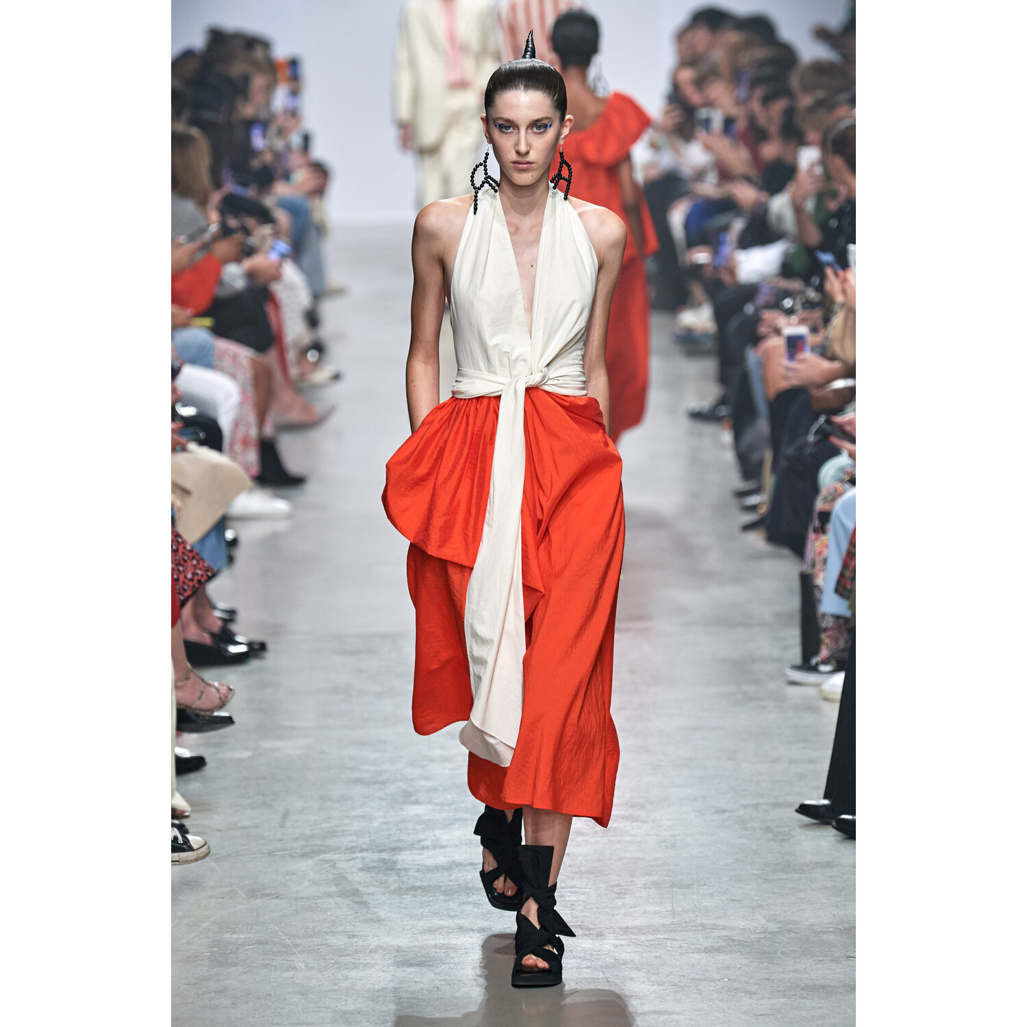 Фото Christian Wijnants Spring 2020 / Christian Wijnants весна-лето 2020 / Неделя моды: Париж
