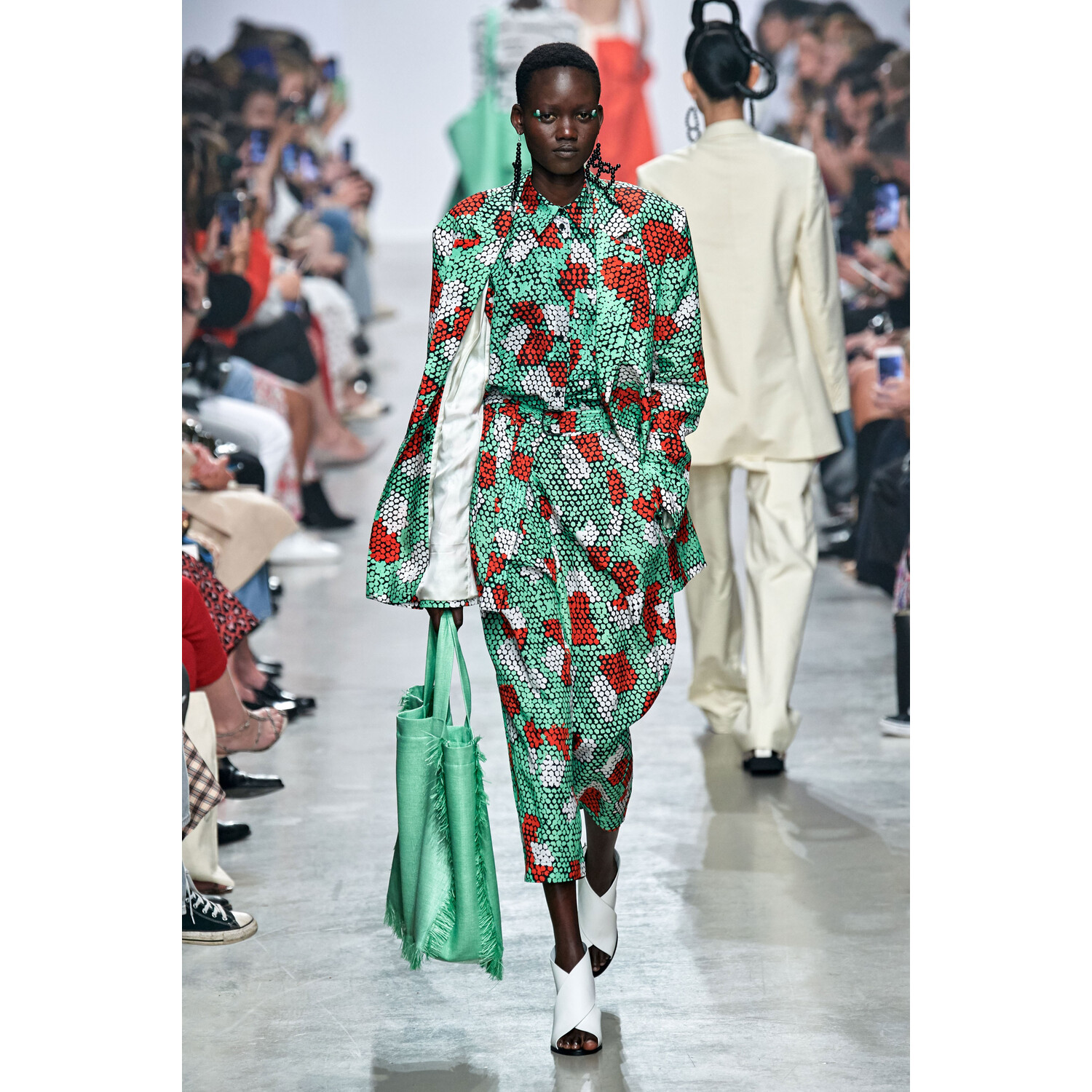 Фото Christian Wijnants Spring 2020 / Christian Wijnants весна-лето 2020 / Неделя моды: Париж