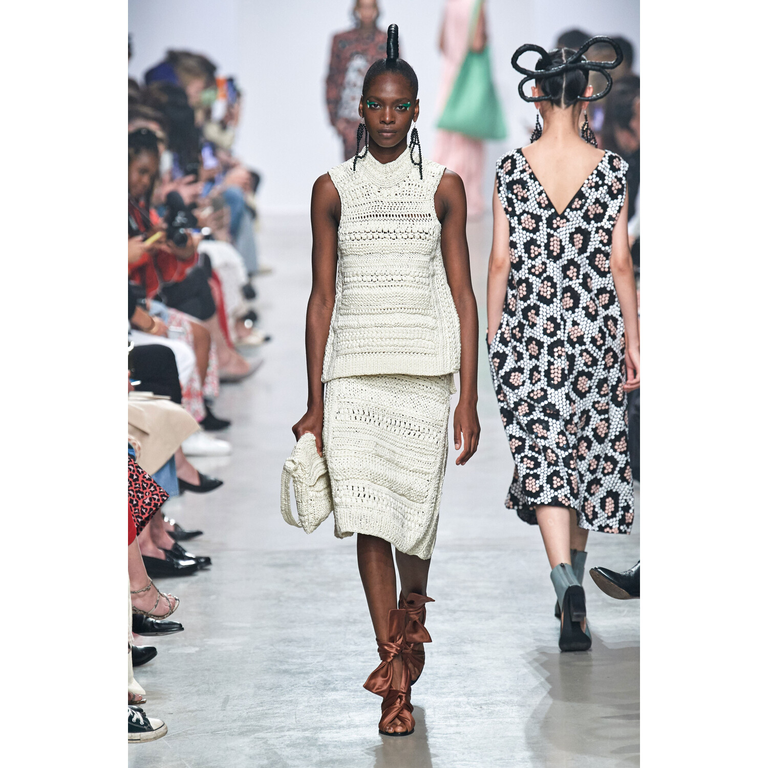 Фото Christian Wijnants Spring 2020 / Christian Wijnants весна-лето 2020 / Неделя моды: Париж