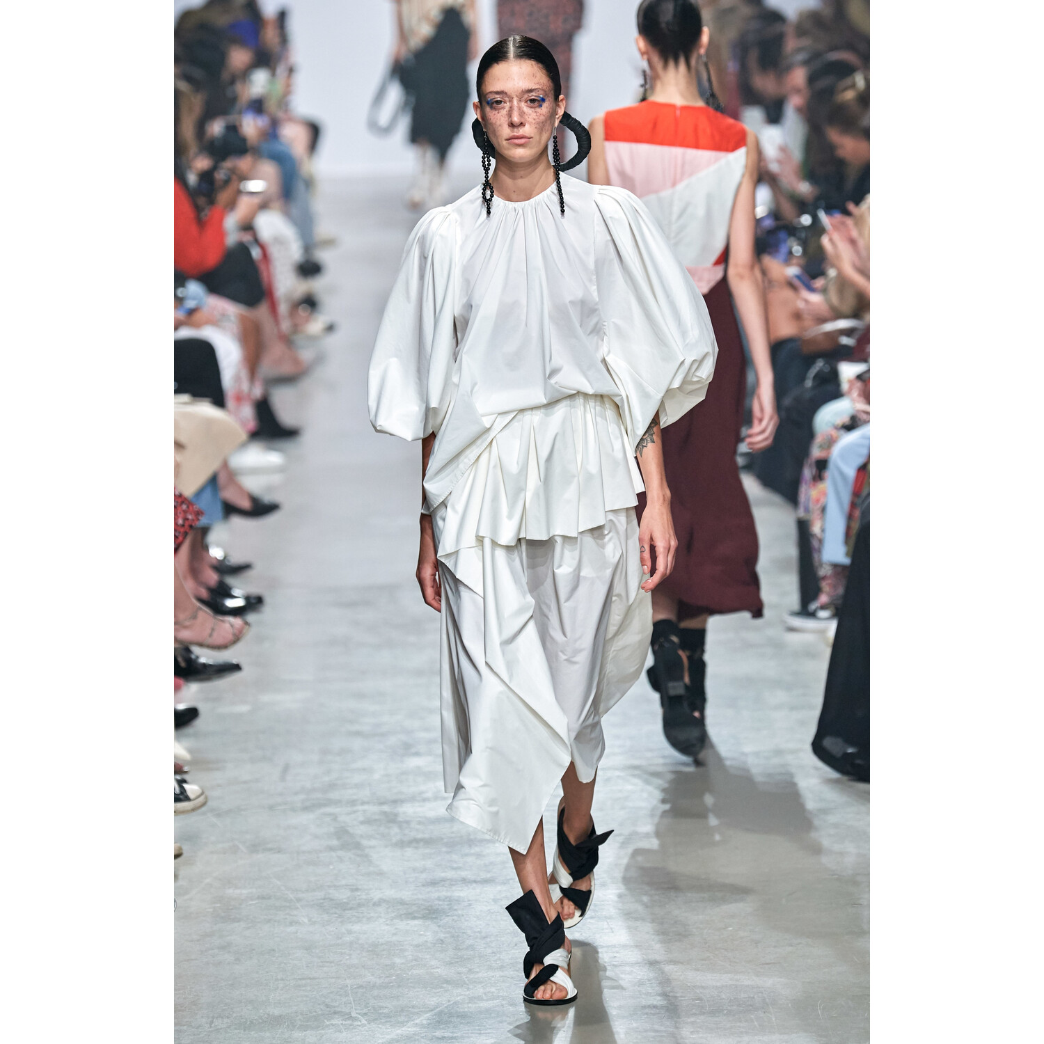 Фото Christian Wijnants Spring 2020 / Christian Wijnants весна-лето 2020 / Неделя моды: Париж
