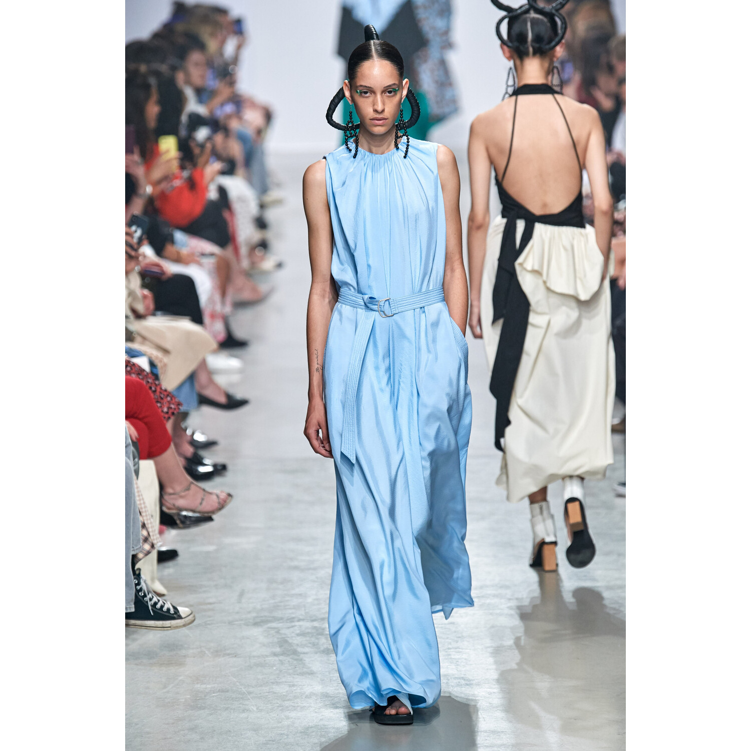Фото Christian Wijnants Spring 2020 / Christian Wijnants весна-лето 2020 / Неделя моды: Париж