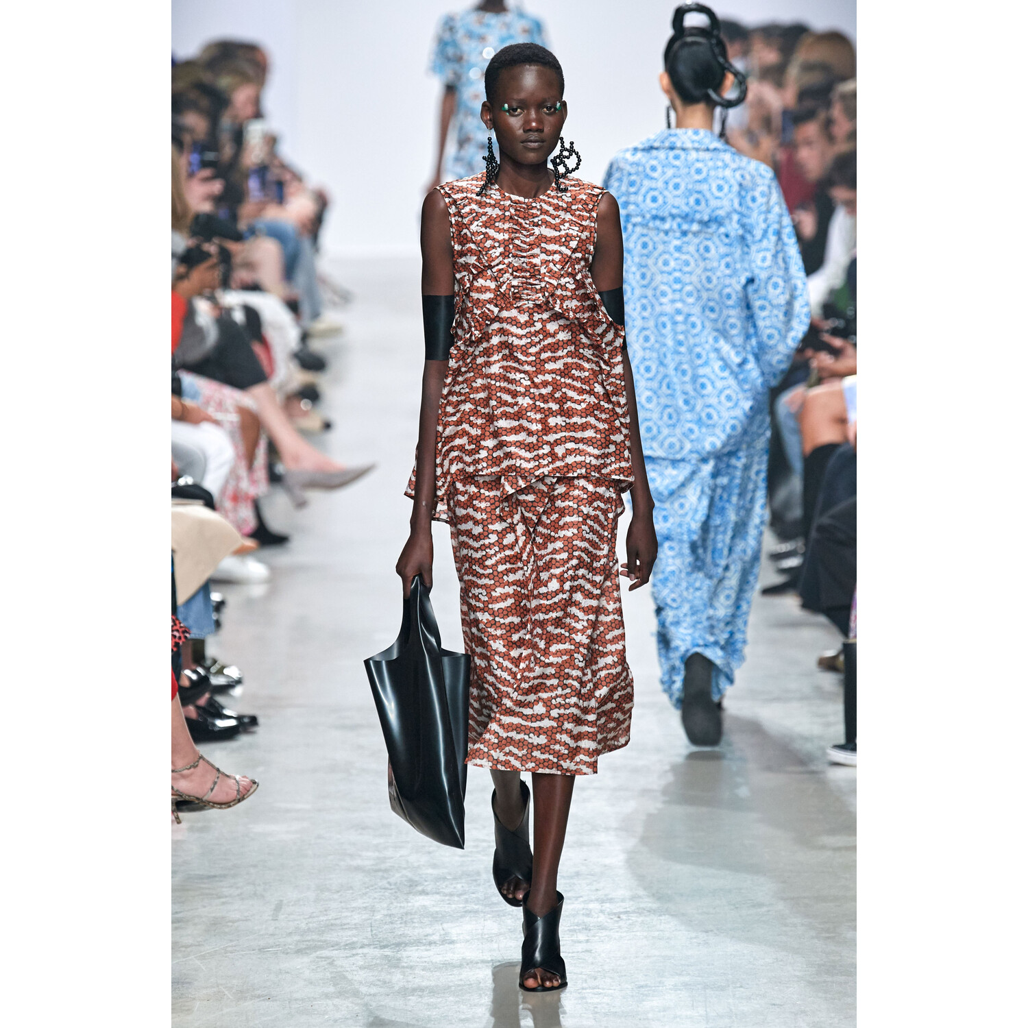 Фото Christian Wijnants Spring 2020 / Christian Wijnants весна-лето 2020 / Неделя моды: Париж