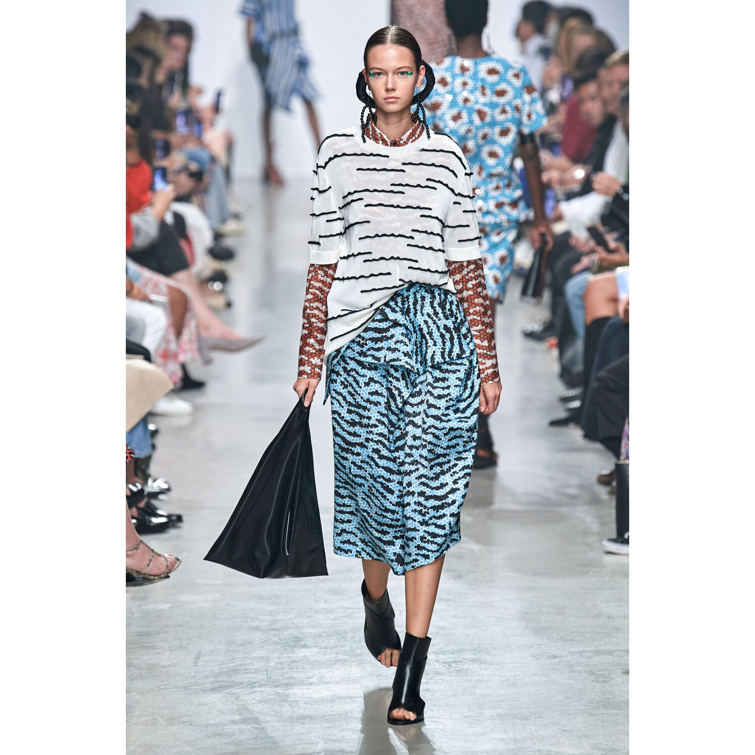 Фото Christian Wijnants Spring 2020 / Christian Wijnants весна-лето 2020 / Неделя моды: Париж