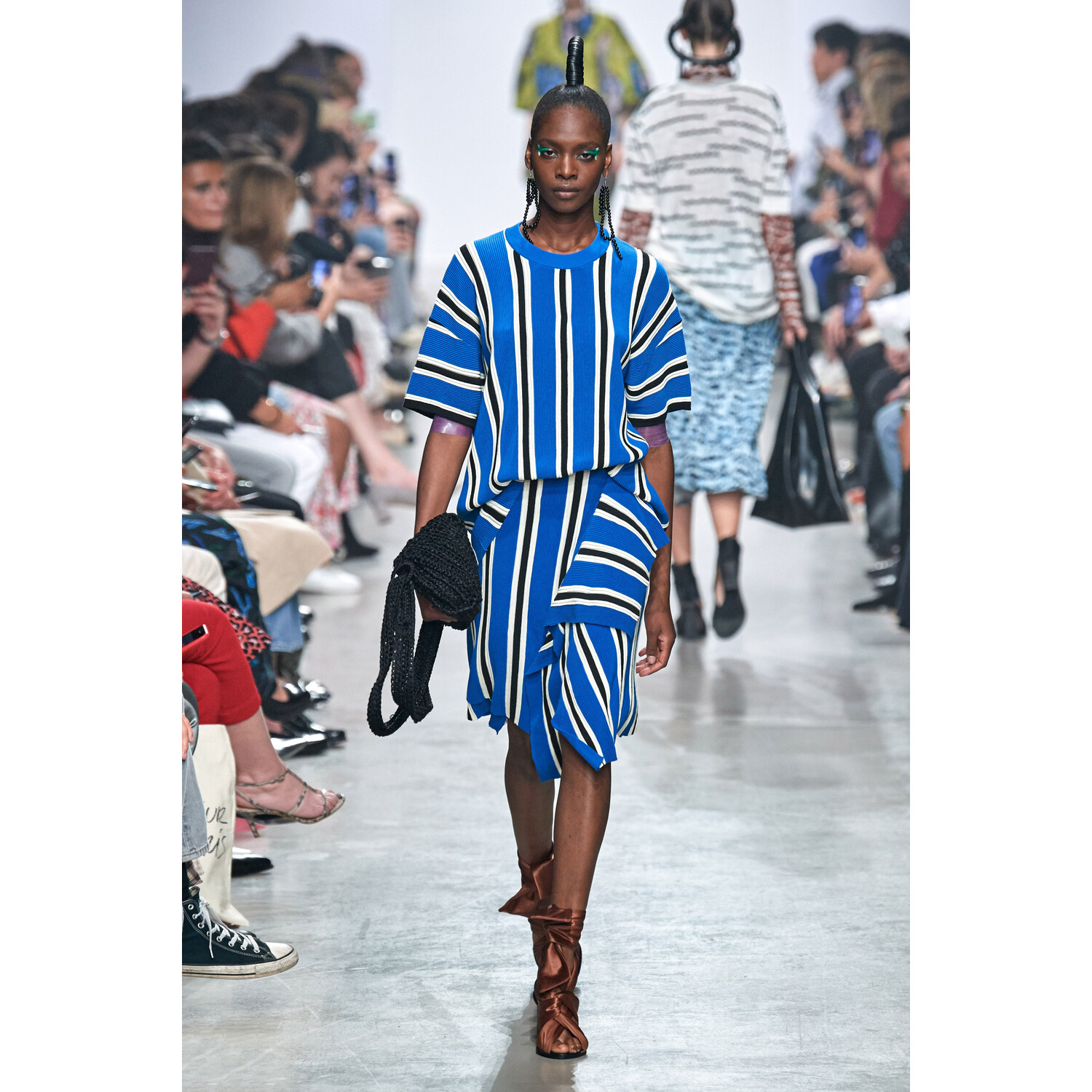Фото Christian Wijnants Spring 2020 / Christian Wijnants весна-лето 2020 / Неделя моды: Париж