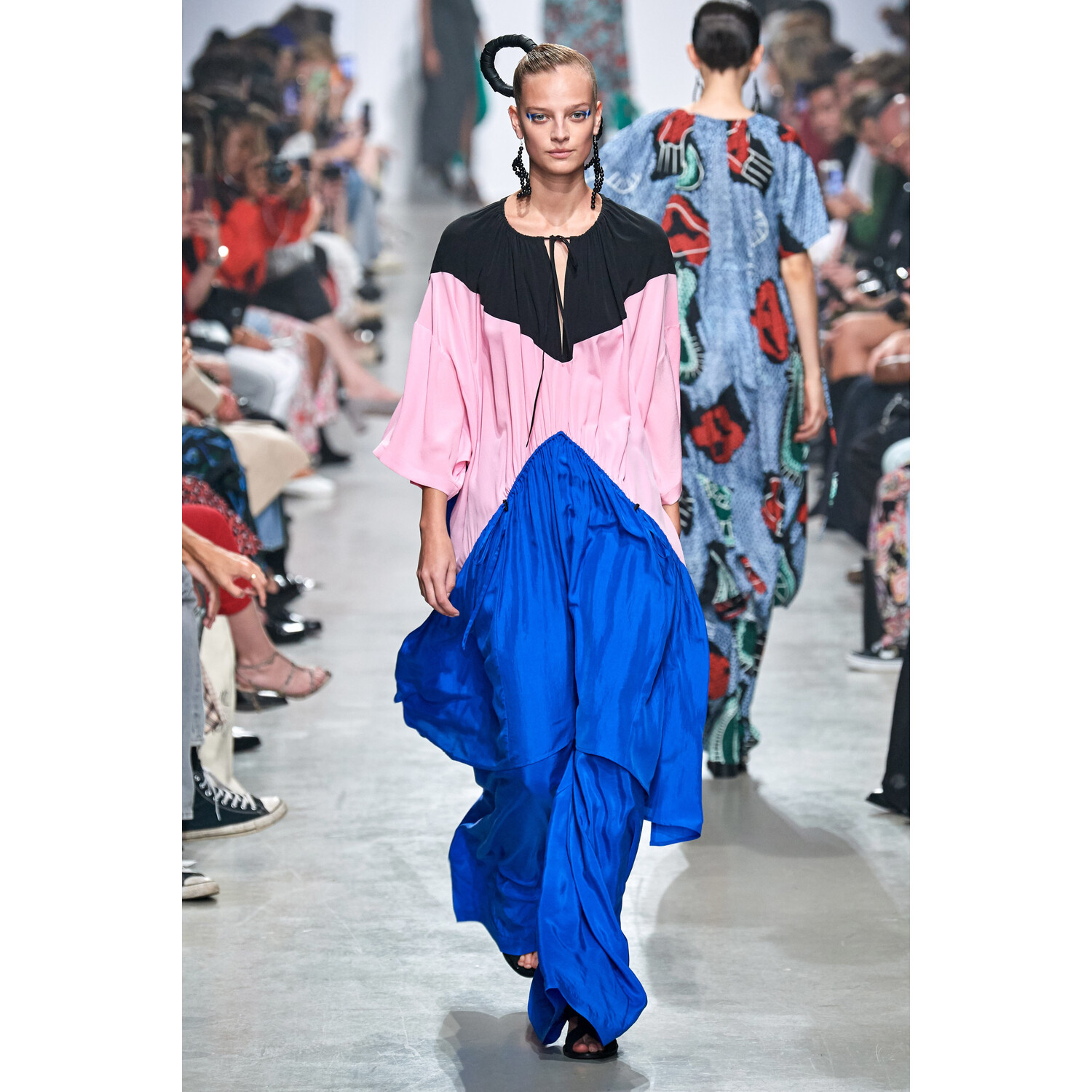 Фото Christian Wijnants Spring 2020 / Christian Wijnants весна-лето 2020 / Неделя моды: Париж