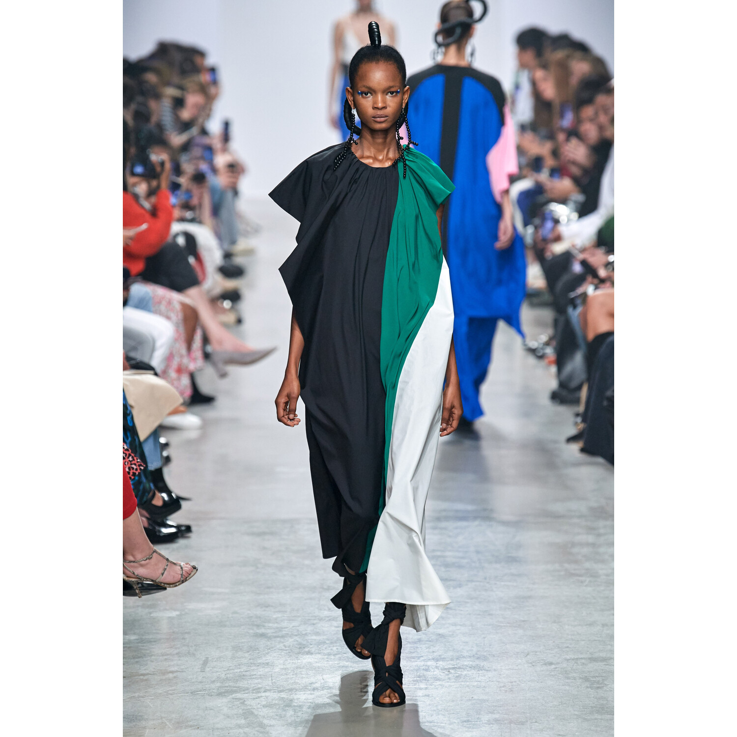 Фото Christian Wijnants Spring 2020 / Christian Wijnants весна-лето 2020 / Неделя моды: Париж