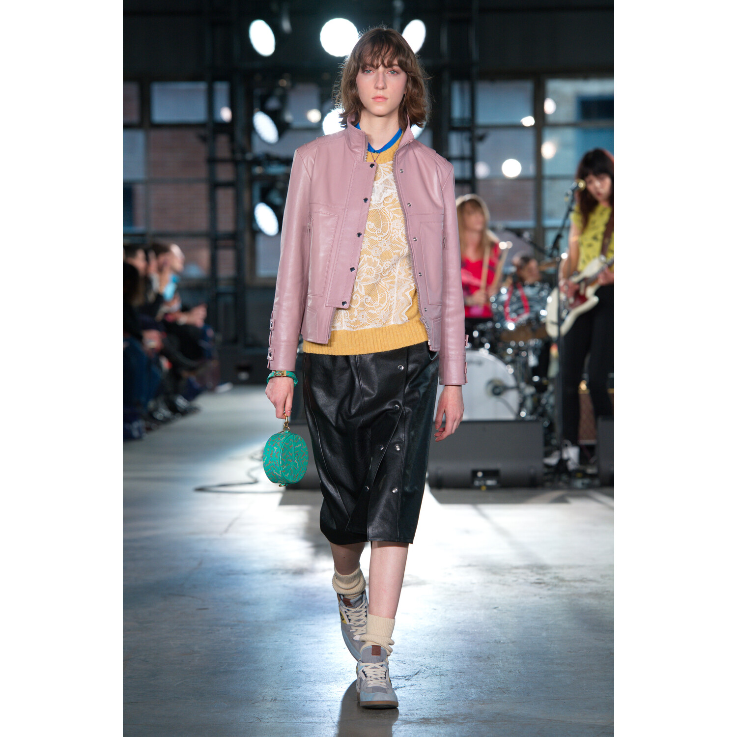 Фото Coach Fall 2020 Ready-to-Wear / Coach осень 2020 / Неделя моды в Нью-Йорке