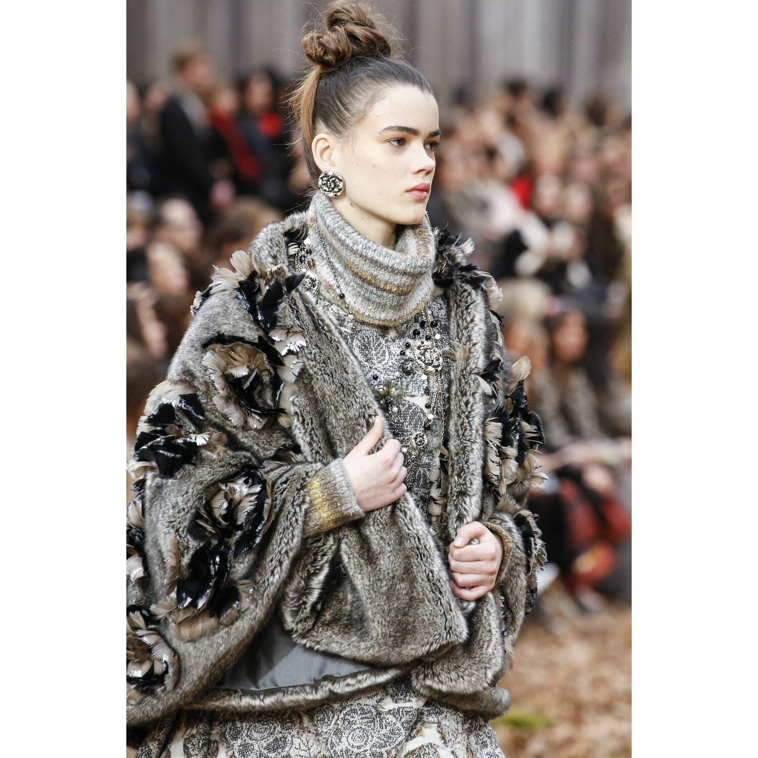 Фото Details Chanel Fall 2018 Ready-to-Wear , Шанель осень зима 2018 , Fashion show , неделя моды в Париже , FW , PFW , Mainstyles