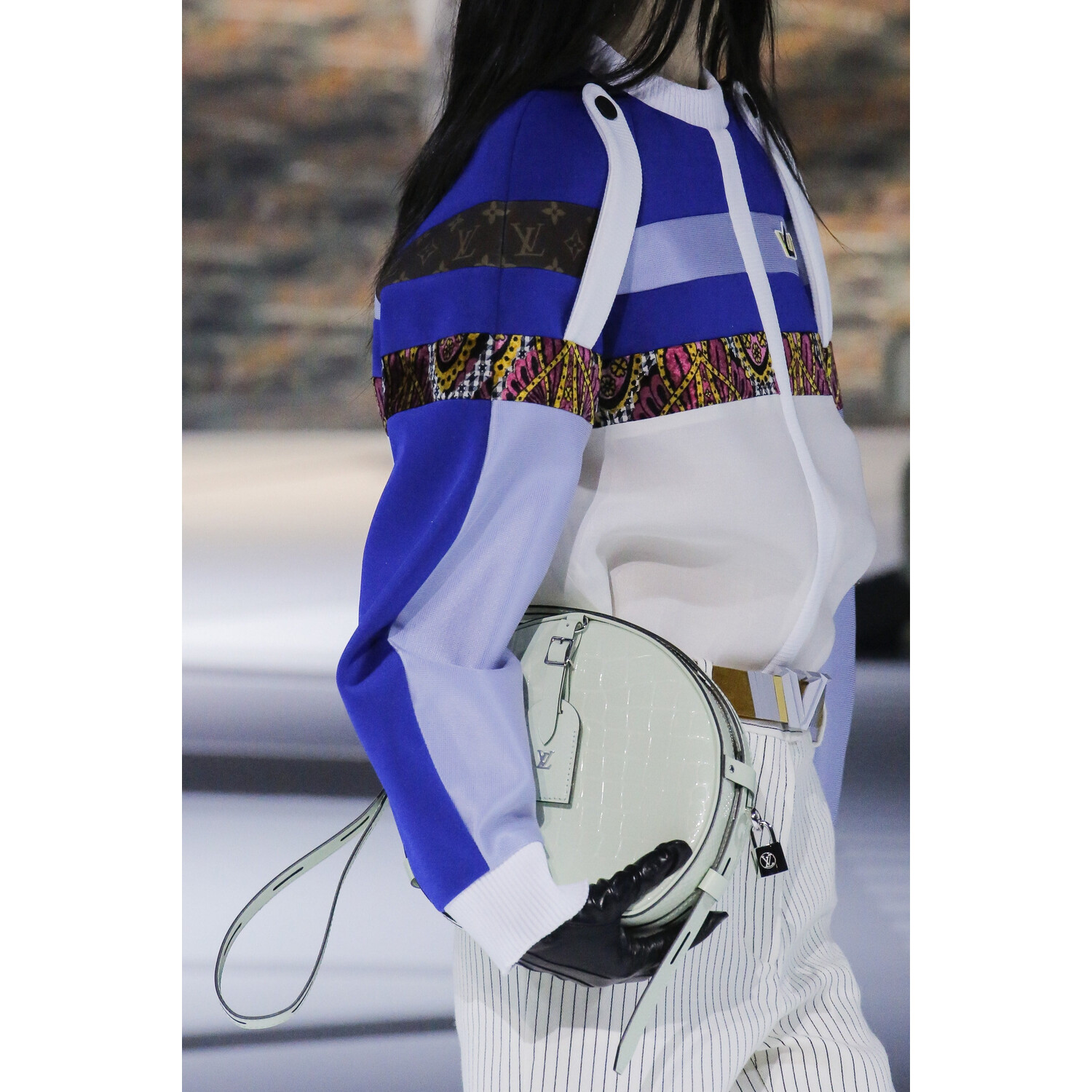 Фото Details Louis Vuitton Fall 2018 Ready-to-Wear , Луи Витон осень зима 2018 , LV , LVMH ,Fashion show , неделя моды в Париже , FW , PFW , Mainstyles