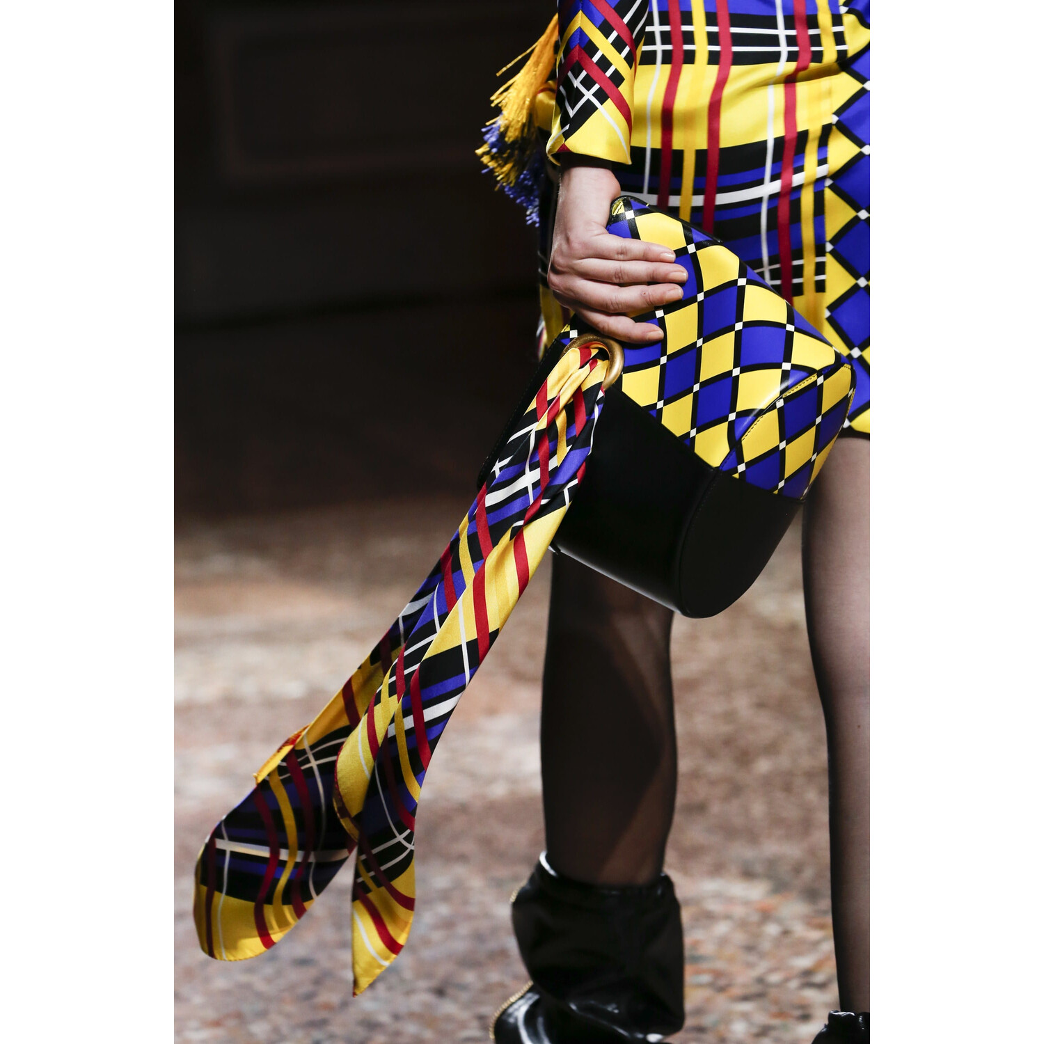 Фото Details Versace Fall 2018 Ready-to-Wear , Детали Versace осень зима 2018 , Fashion show , неделя моды в Милане , MFW , Mainstyles