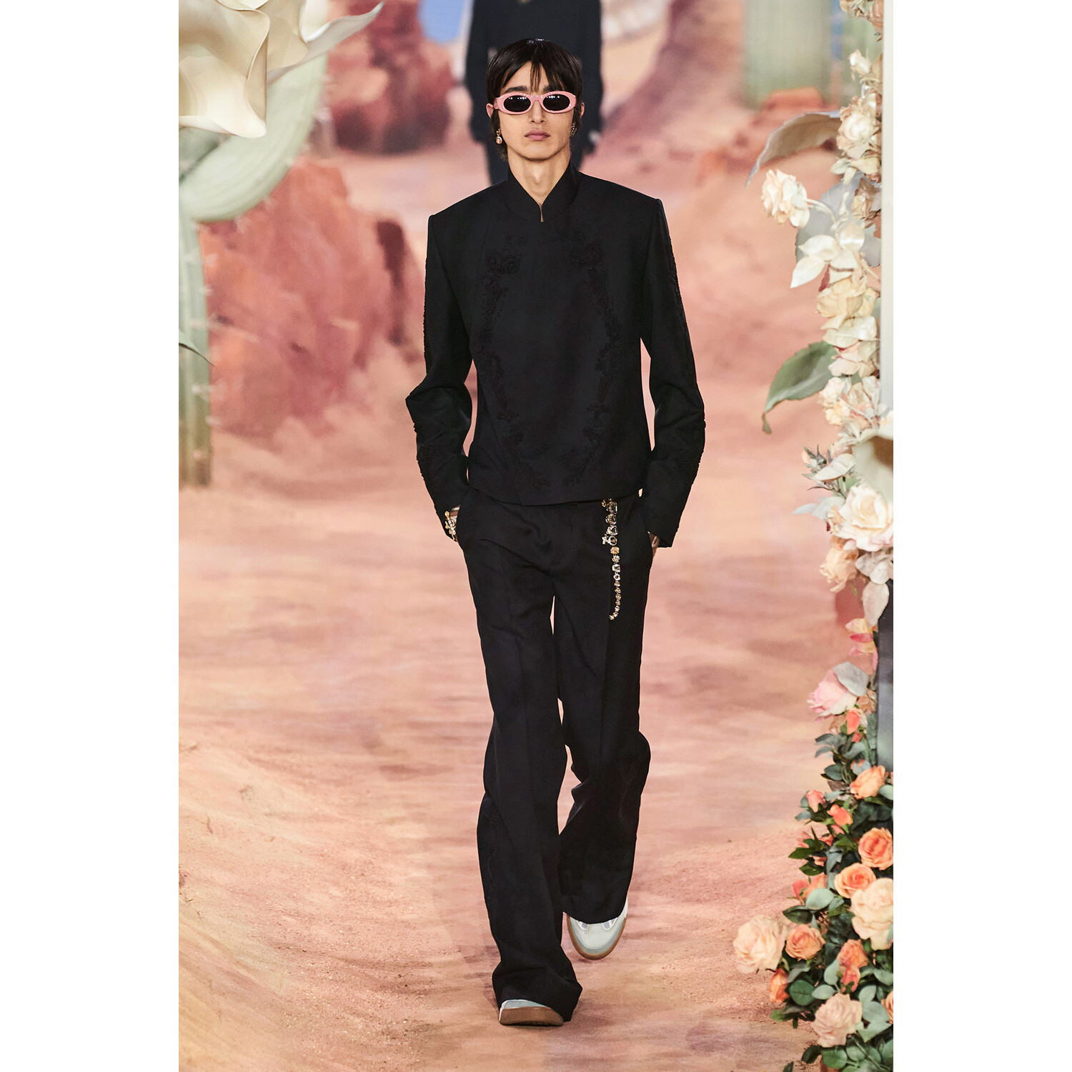 Фото Dior Men весна-лето 2022 мужская коллекция / Dior Men Spring 2022 Menswear