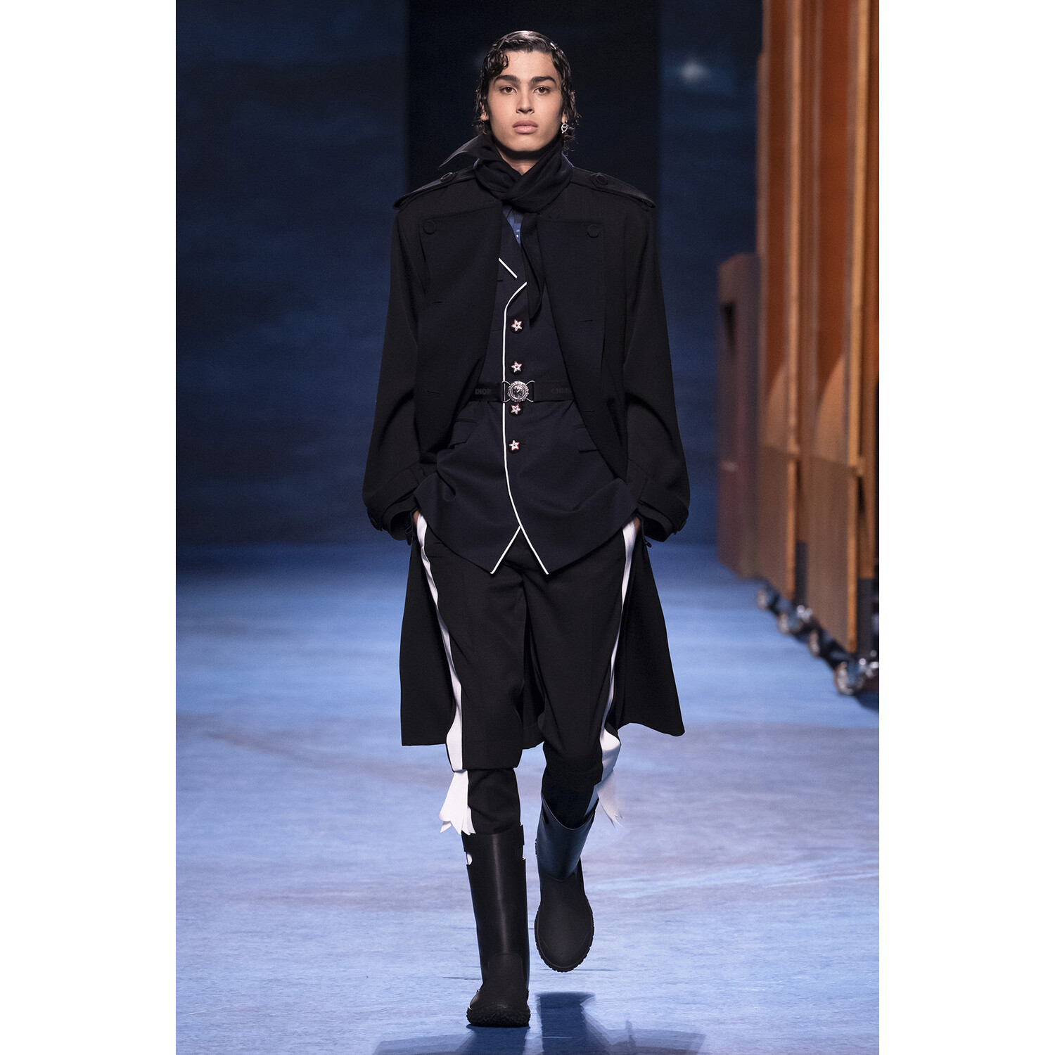 Фото Dior Men Fall-Winter 2021 Collection / Коллекция Dior Men осень-зима 2021