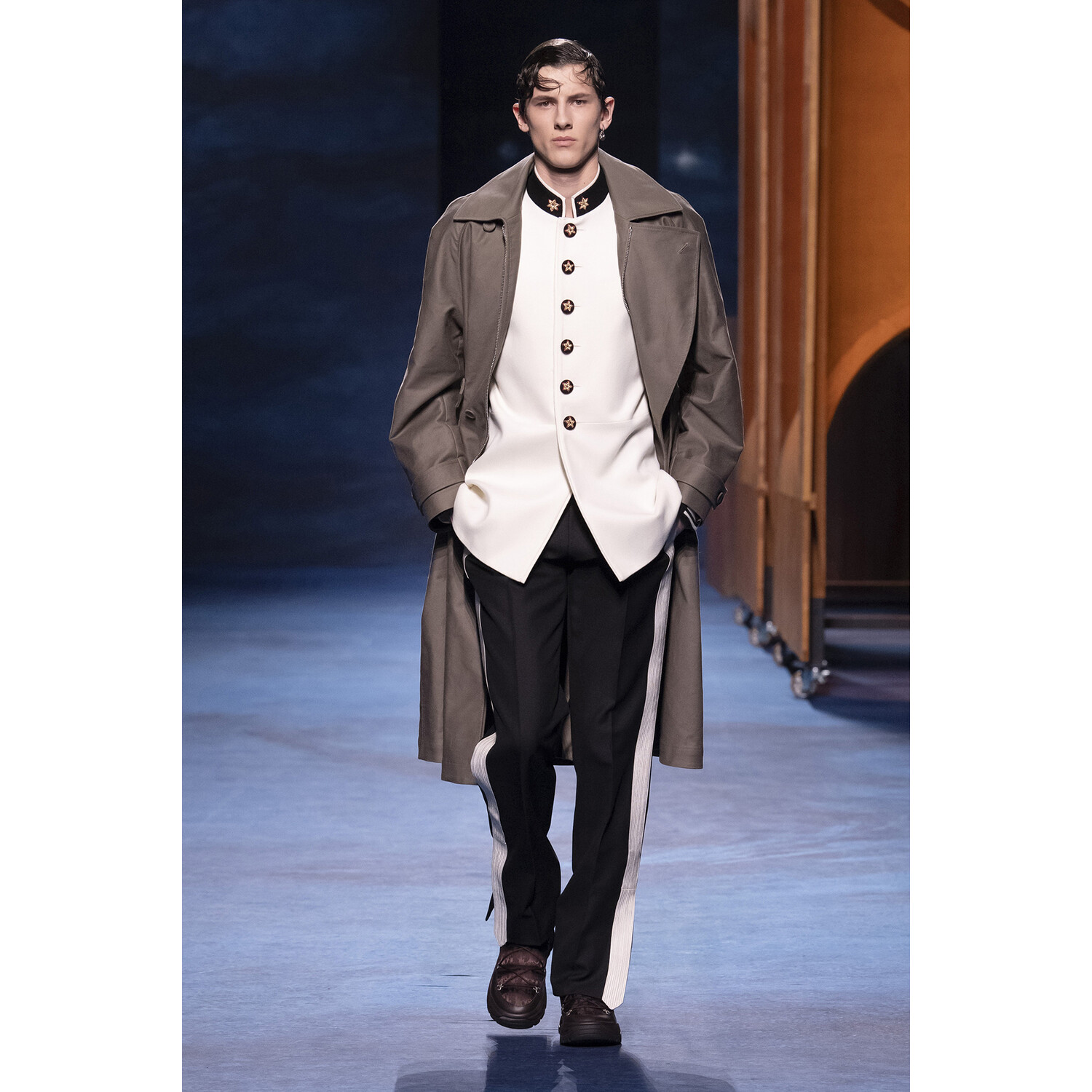 Фото Dior_Menswear_Fall_2021_032