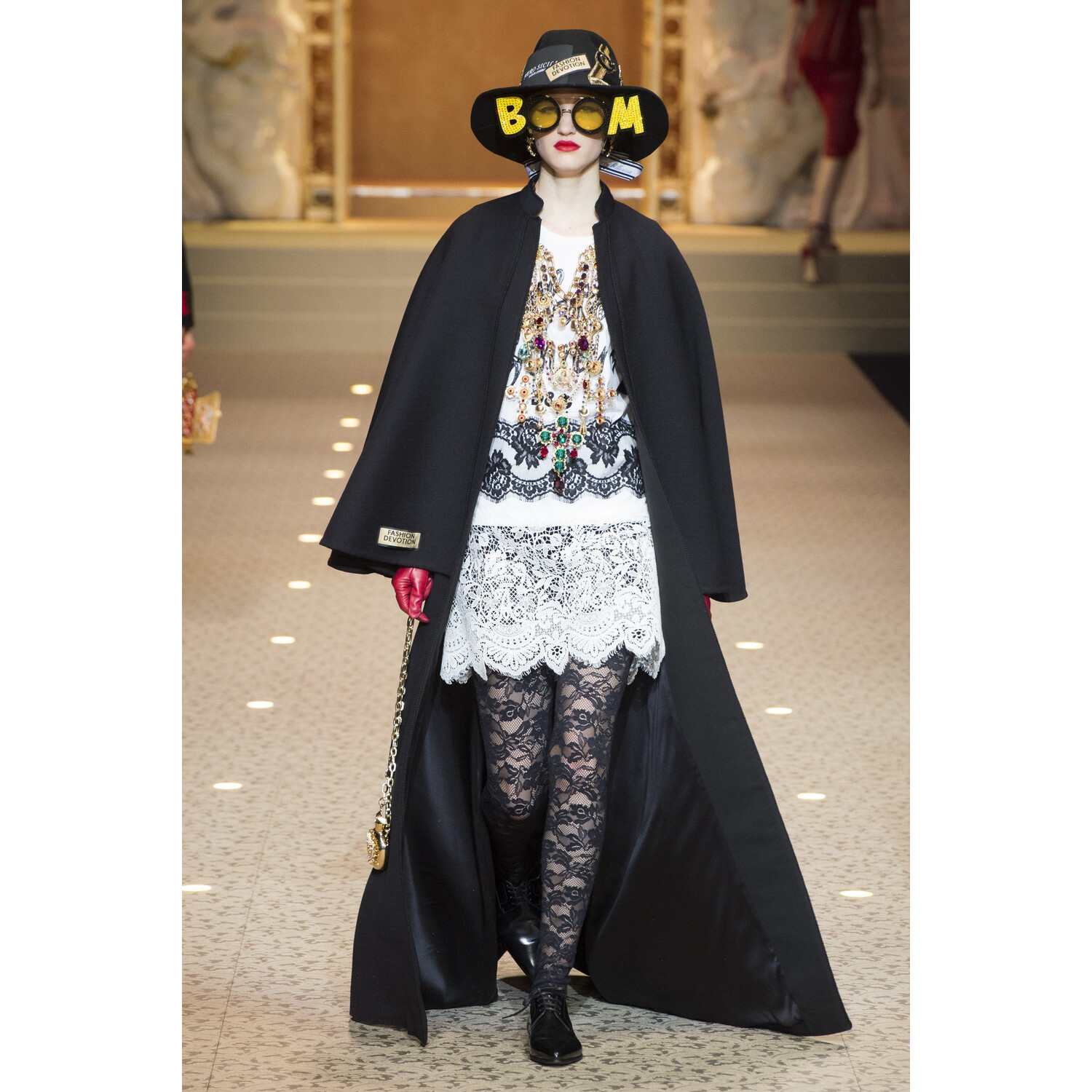 Фото Dolce and Gabbana Fall 2018 Ready-to-Wear , Дольче и Габбана осень зима 2018 , Fashion show , неделя моды в Милане , MFW , Mainstyles