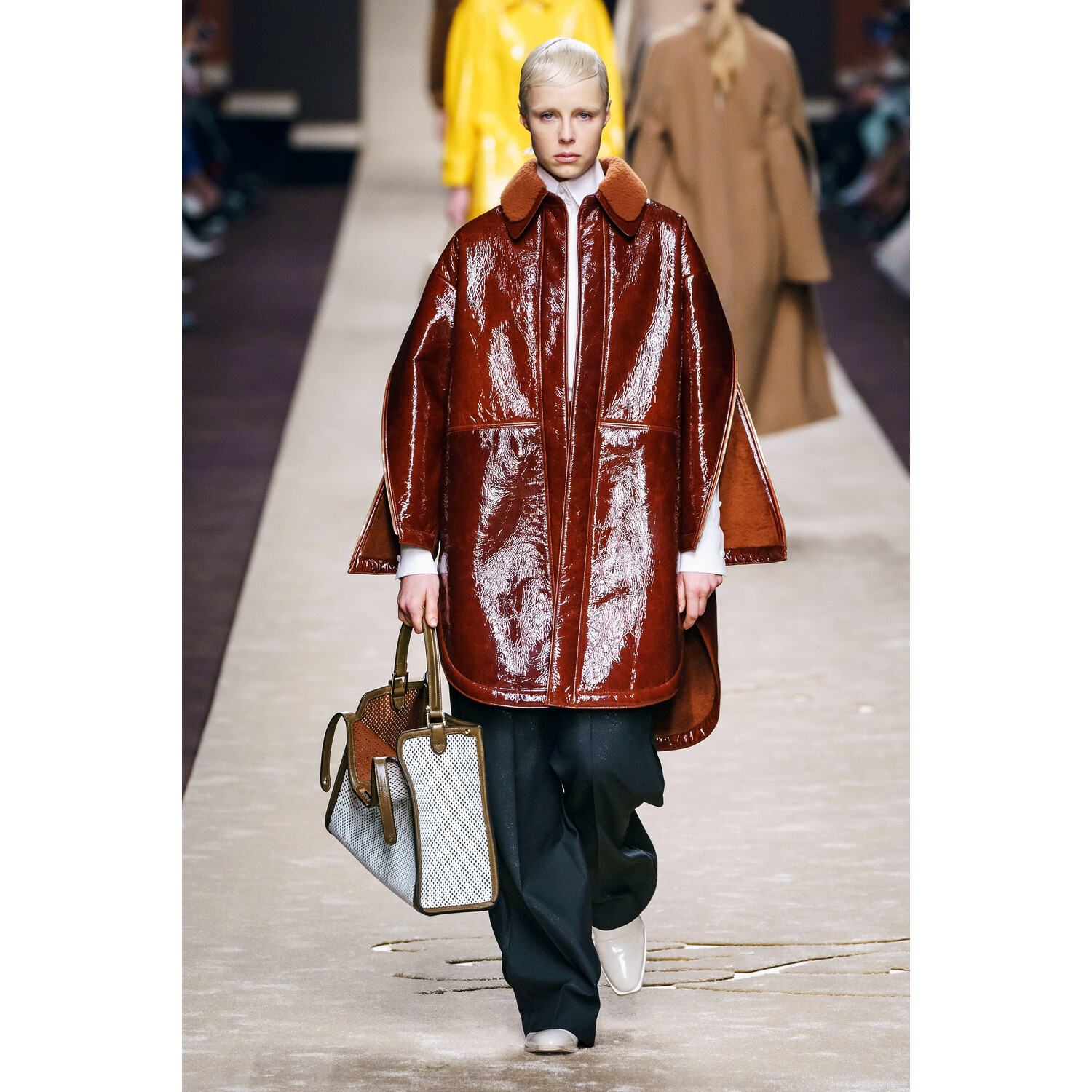 Фото Fendi Fall 2019 Ready-to-Wear / Fendi осень 2019 / Неделя моды: Милан