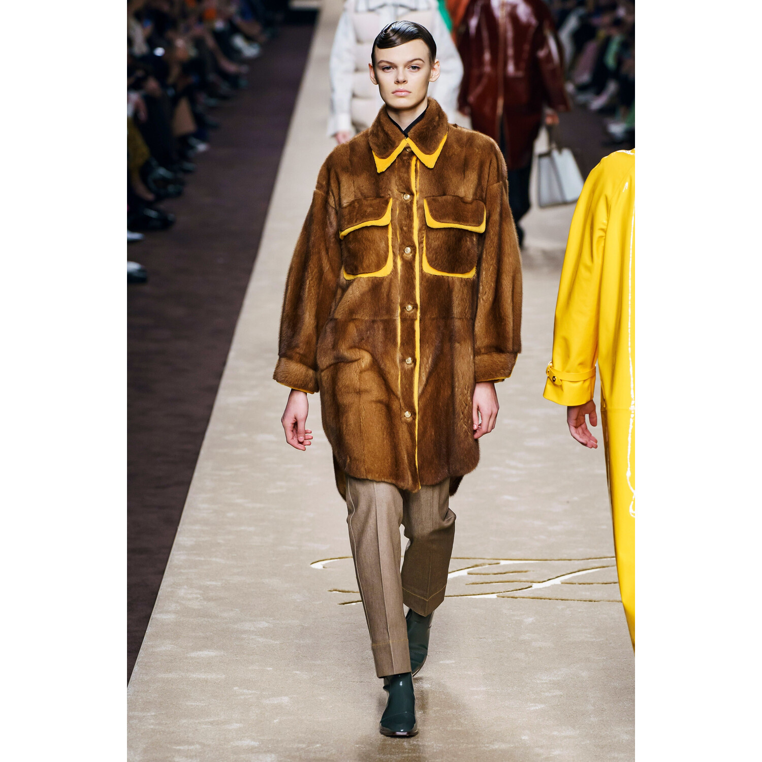 Фото Fendi Fall 2019 Ready-to-Wear / Fendi осень 2019 / Неделя моды: Милан