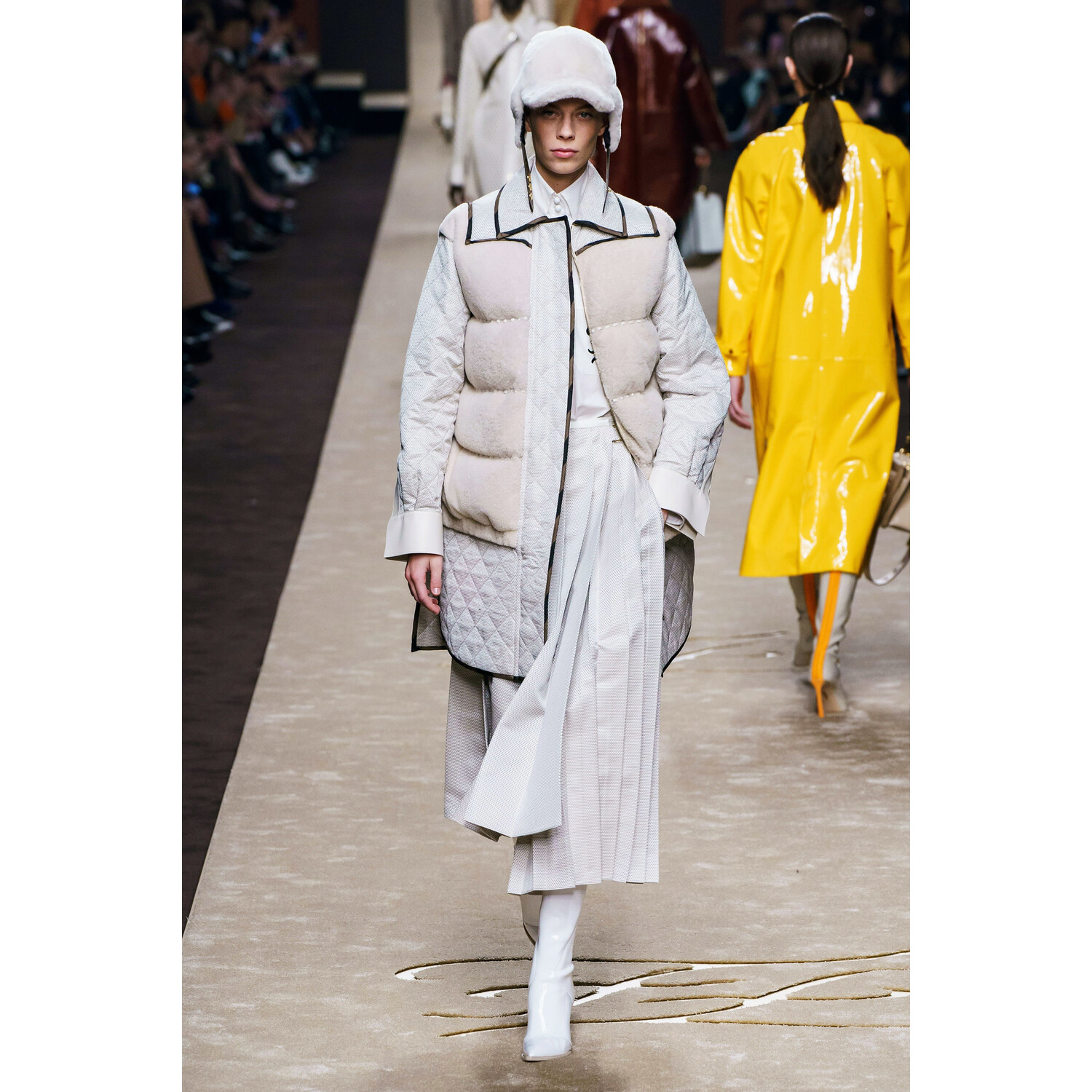 Фото Fendi Fall 2019 Ready-to-Wear / Fendi осень 2019 / Неделя моды: Милан