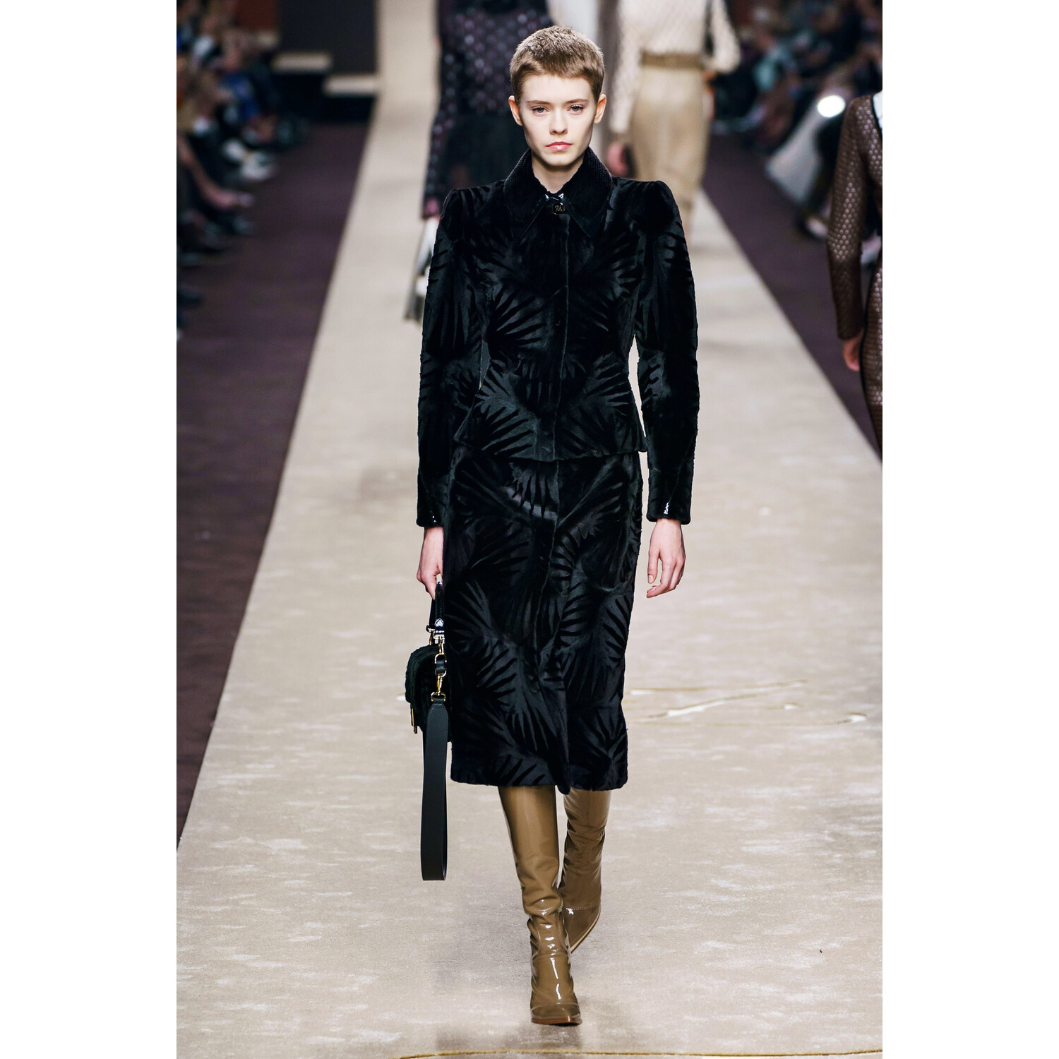 Фото Fendi Fall 2019 Ready-to-Wear / Fendi осень 2019 / Неделя моды: Милан